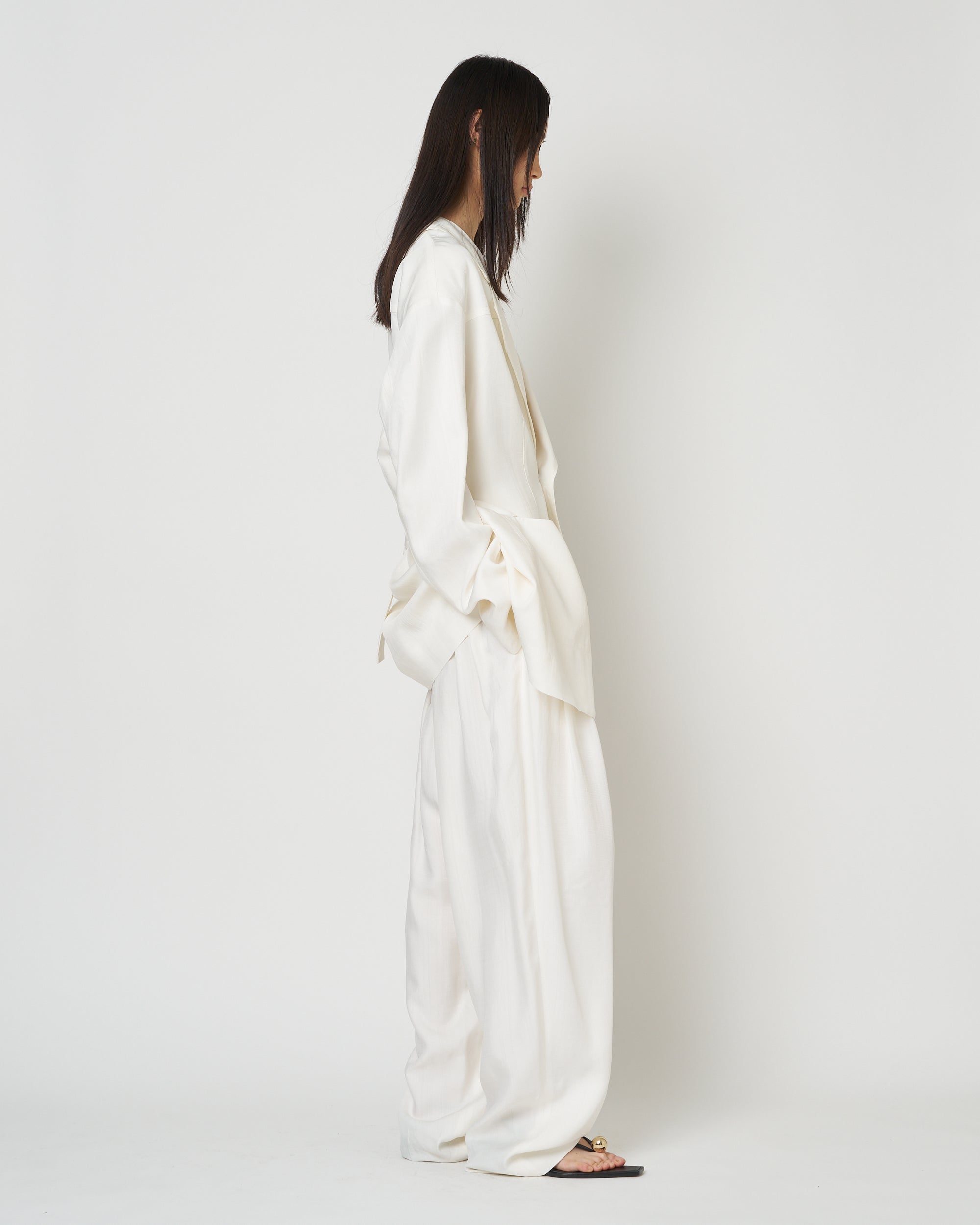 【PRE ORDER】NIRVANA - VISCOSE TUCK PANTS