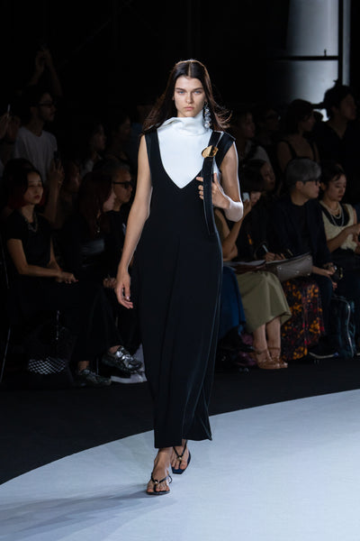 【PRE ORDER】NICOLE - V-NECK FLARED DRESS