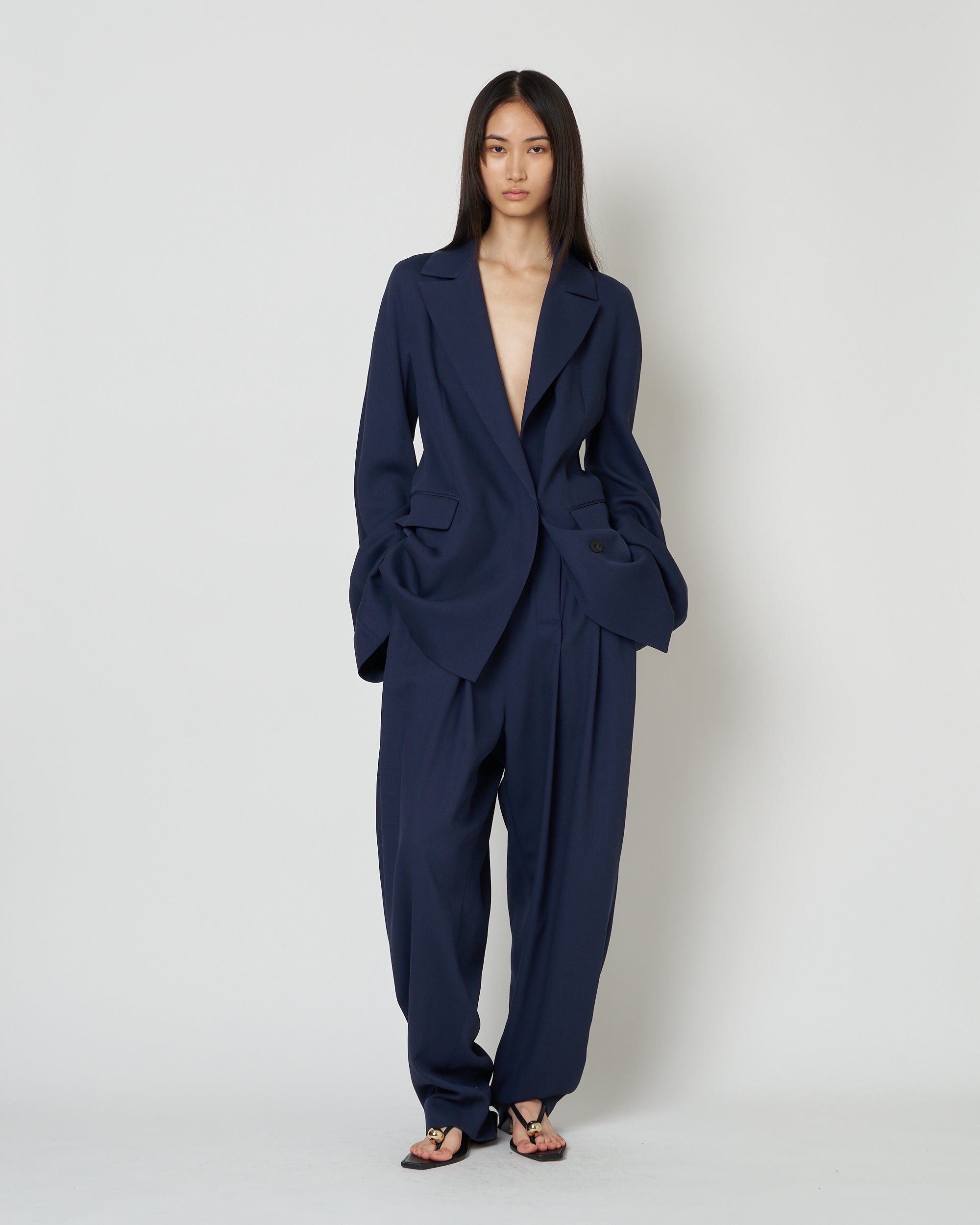 【PRE ORDER】ISPARTA - WIDE SILHOUETTE WOOL TUCKED TROUSERS