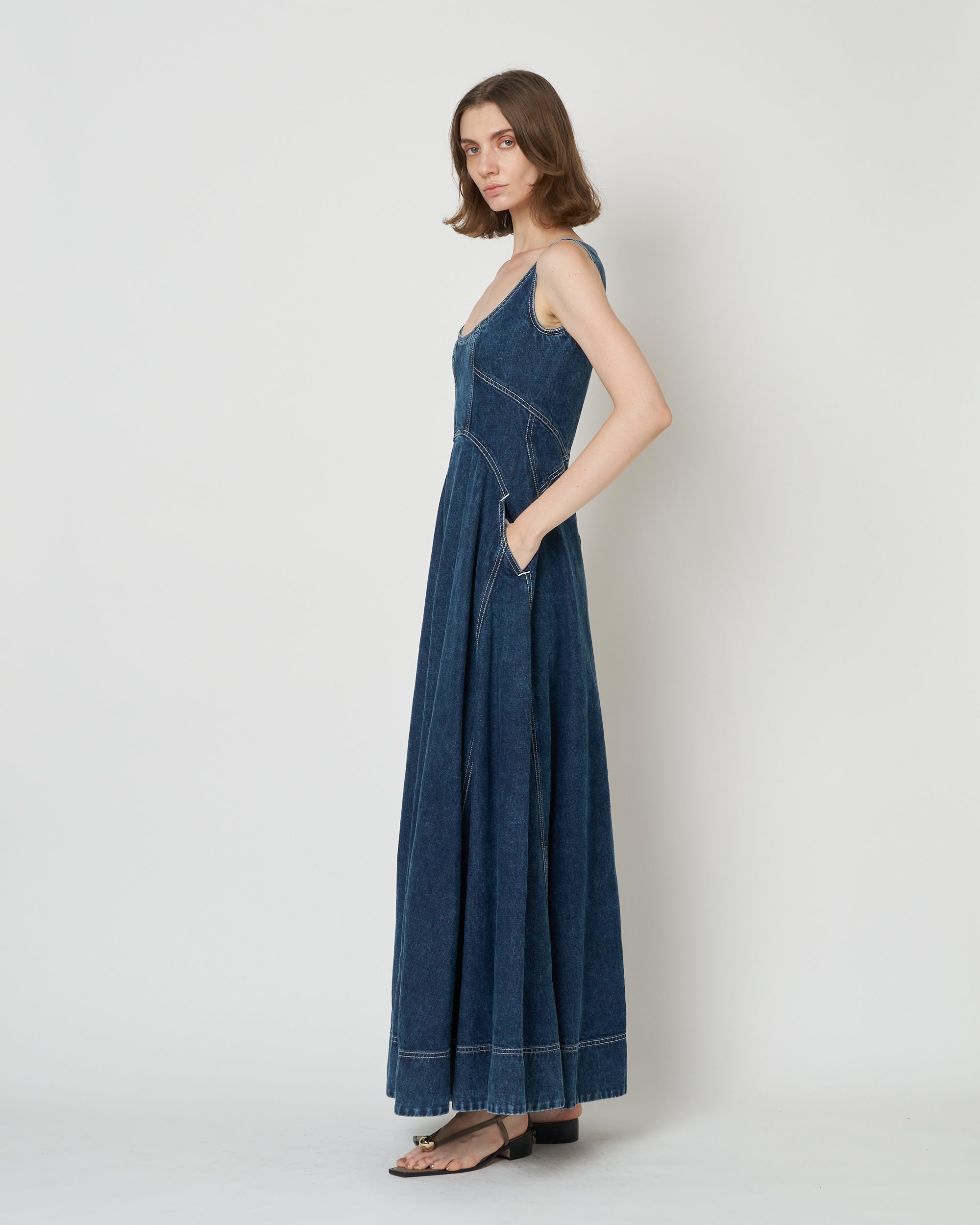 【PRE ORDER】NALEEN - ROUND NECK DENIM DRESS