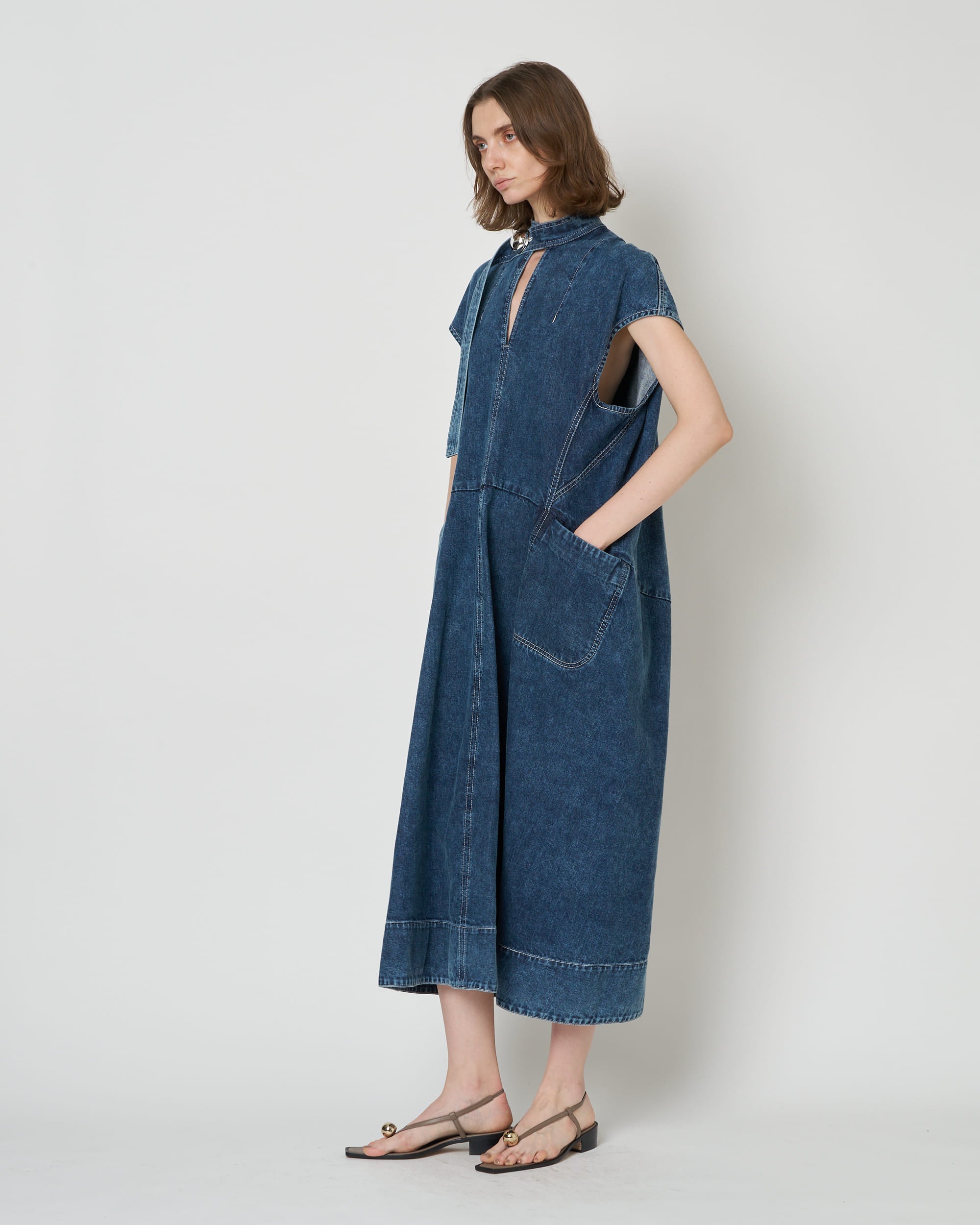 LAURA - ROUND SHAPE SLEEVELESS DENIM DRESS