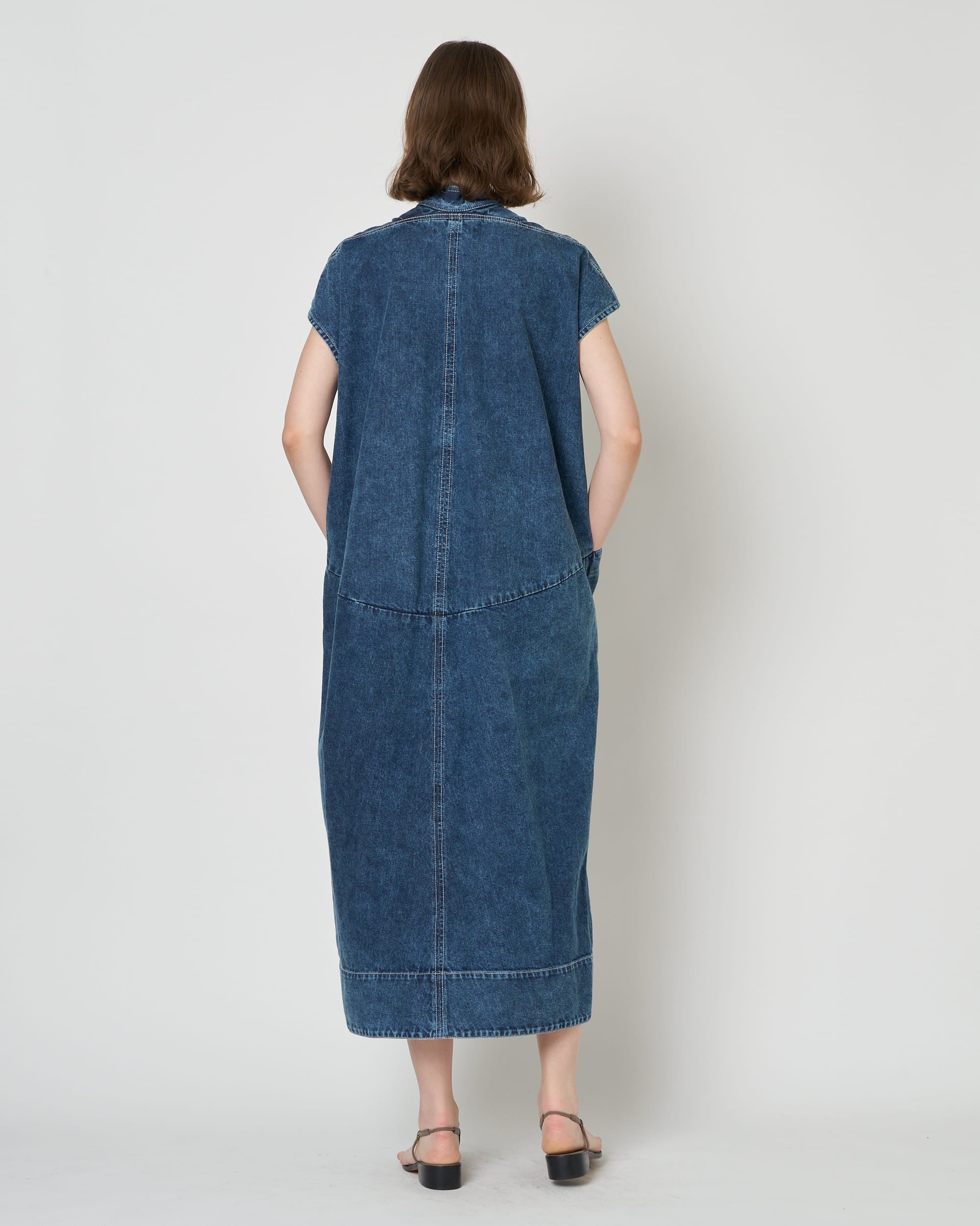LAURA - ROUND SHAPE SLEEVELESS DENIM DRESS