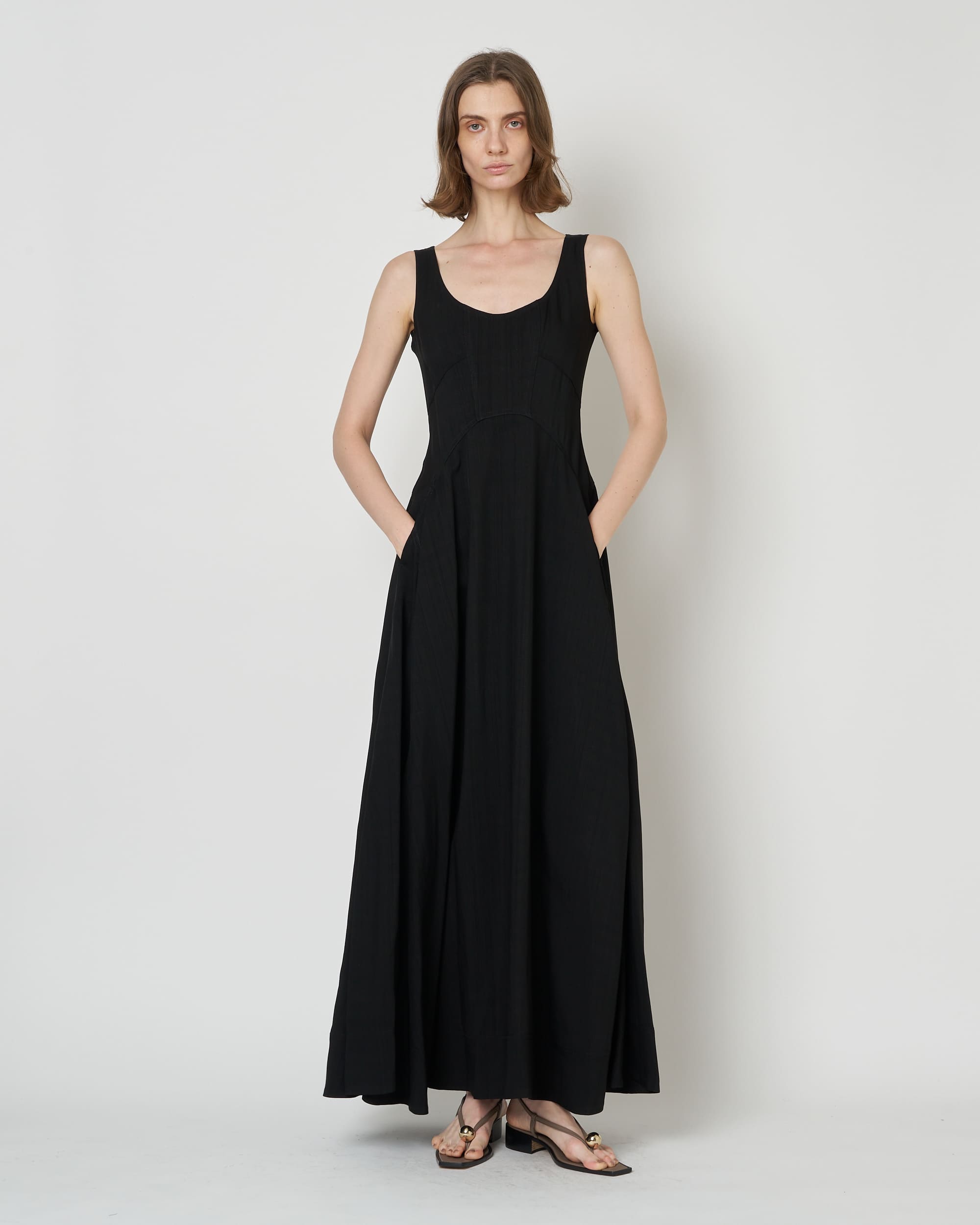 NALEEN - ROUND NECK VISCOSE DRESS（SOLD OUT）
