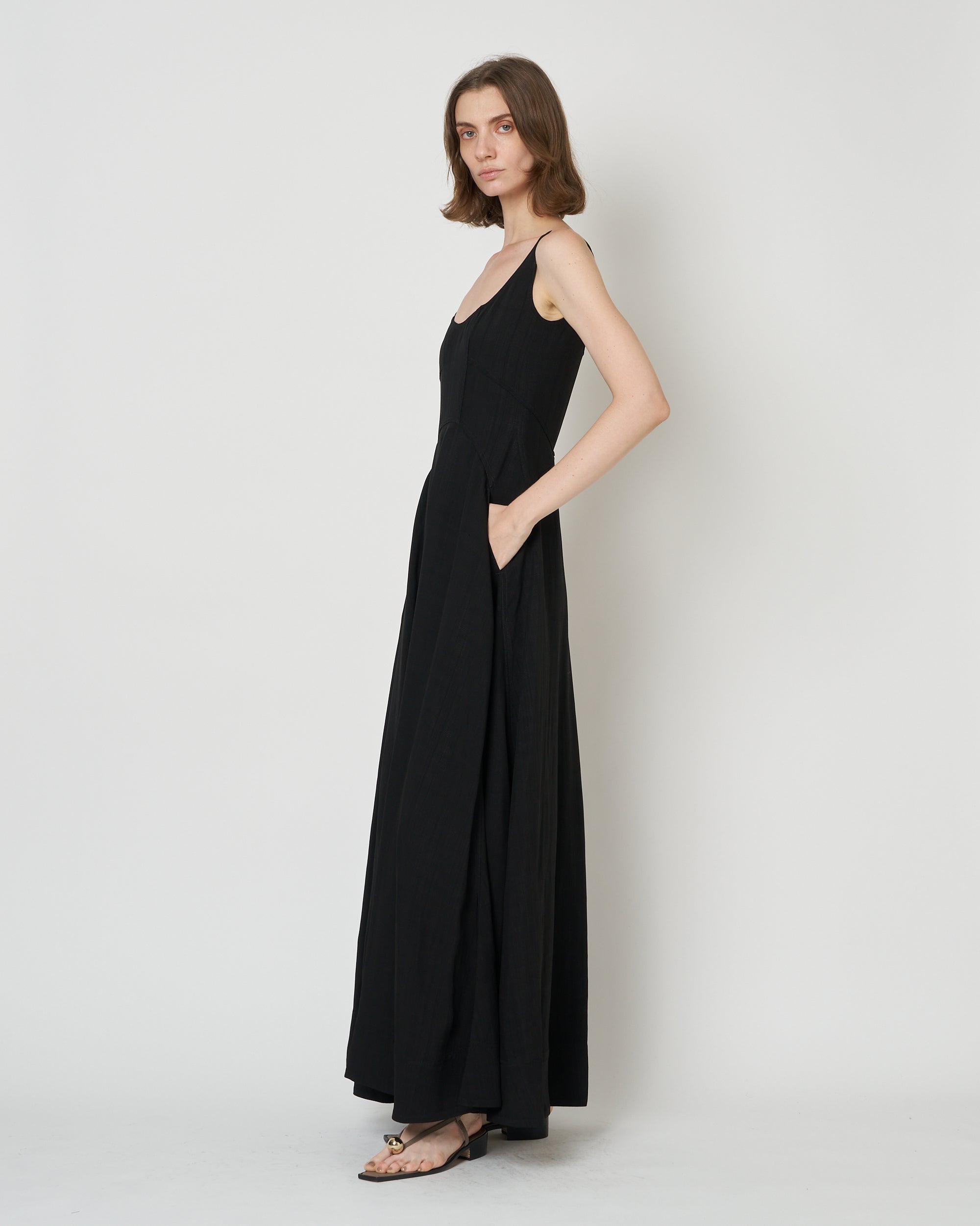 【PRE ORDER】NALEEN - ROUND NECK VISCOSE DRESS