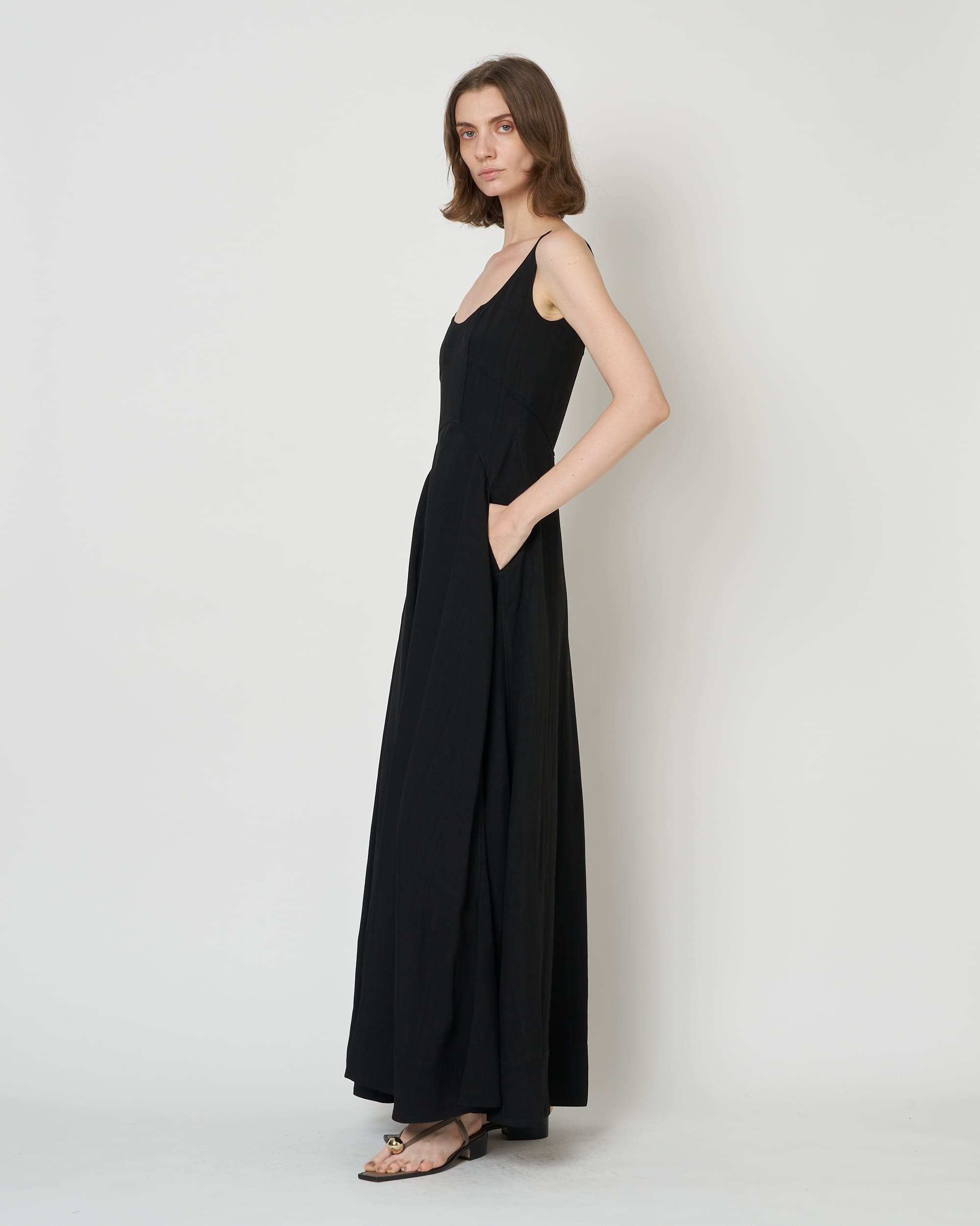 NALEEN - ROUND NECK VISCOSE DRESS（SOLD OUT）