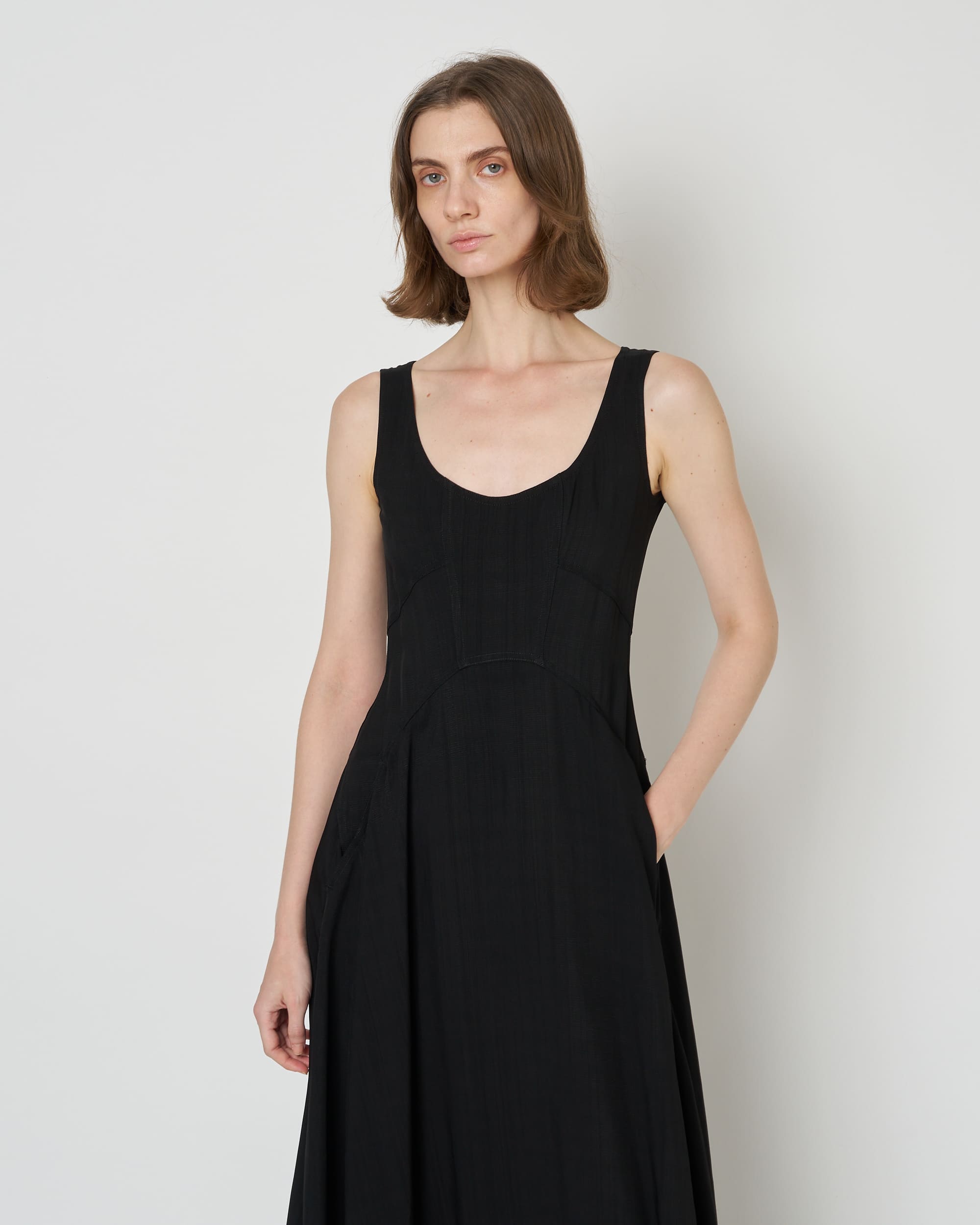 NALEEN - ROUND NECK VISCOSE DRESS（SOLD OUT）