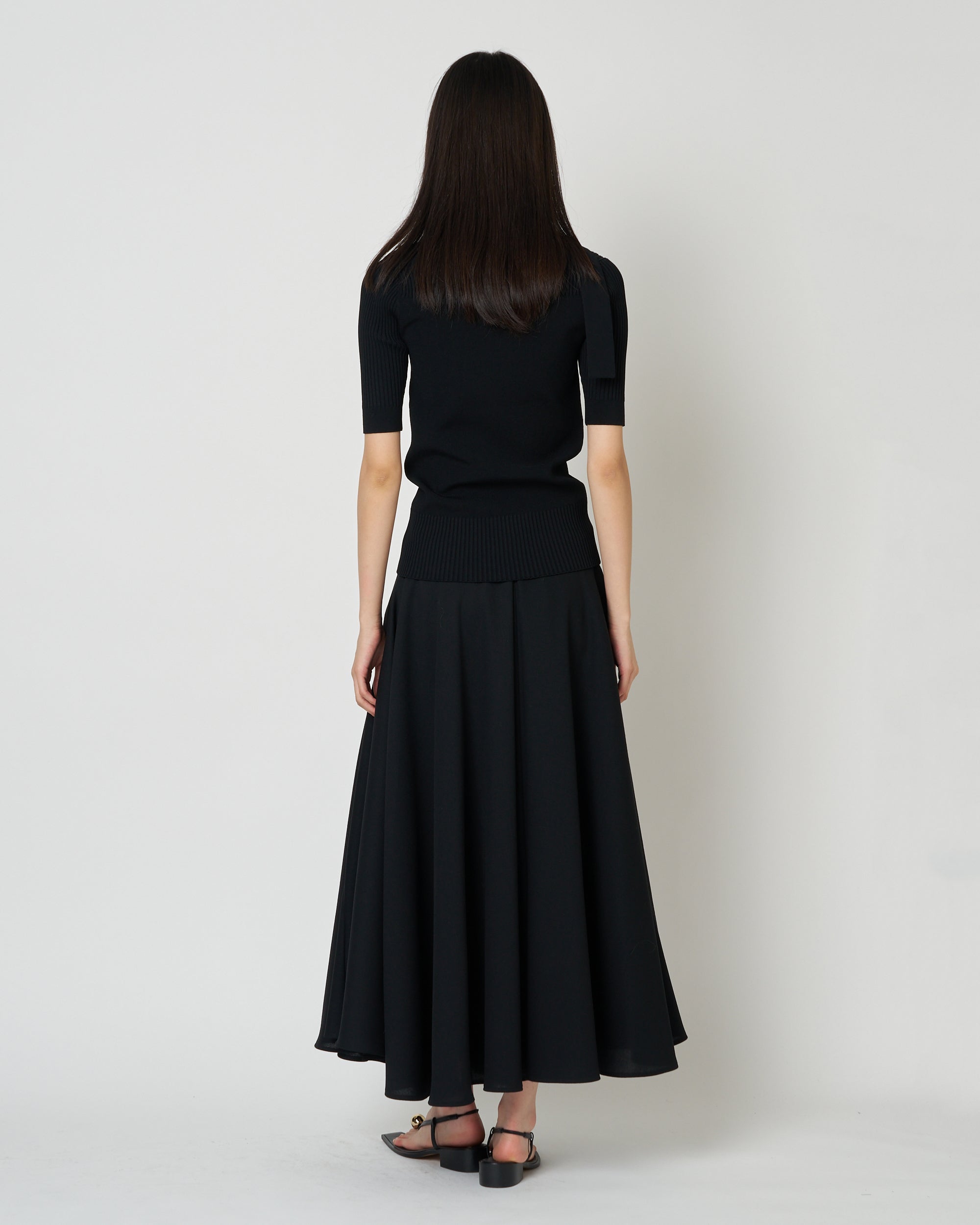 【PRE ORDER】NAMIE - KNIT BUTTON TOP