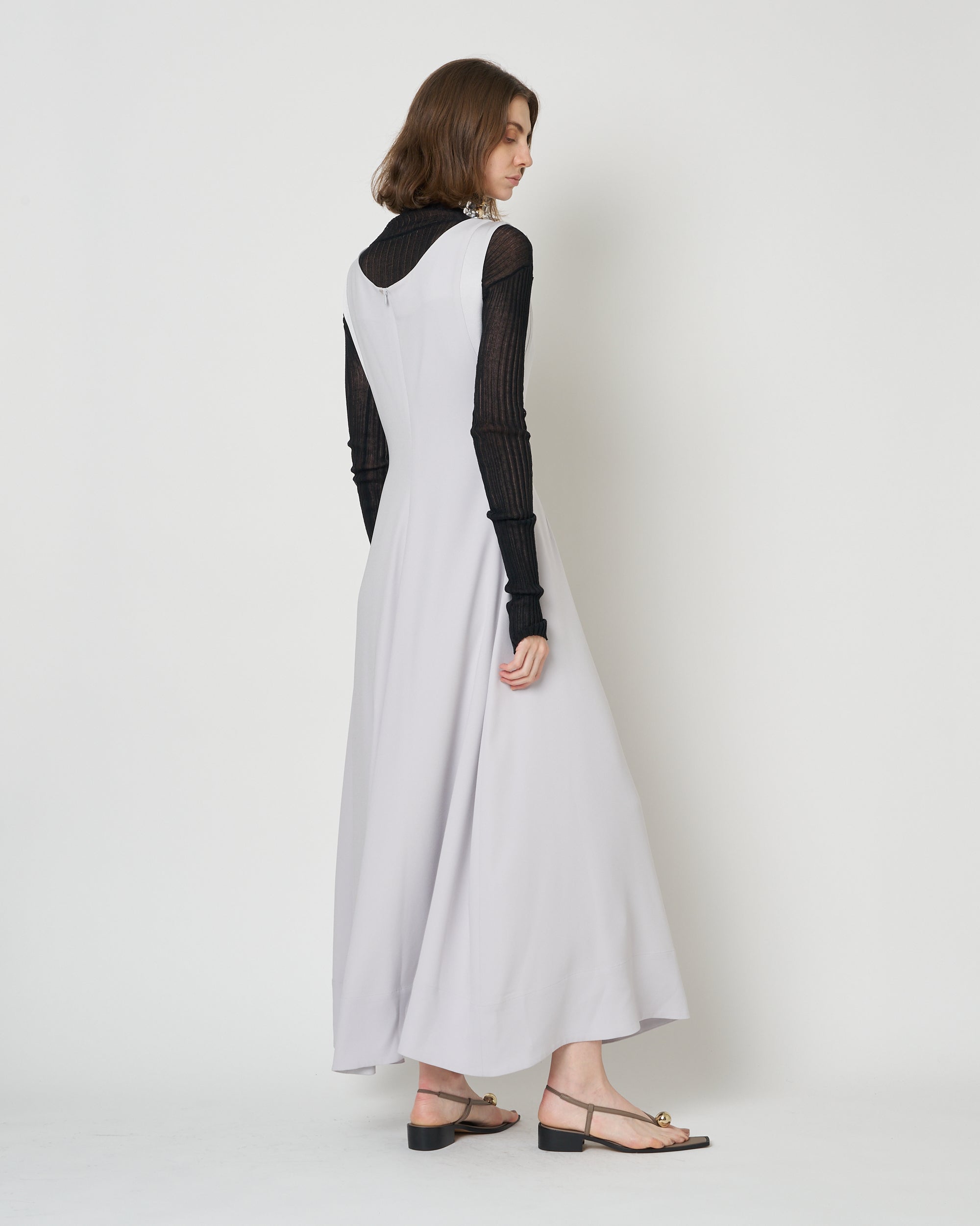 【PRE ORDER】NICOLE - V-NECK FLARED DRESS