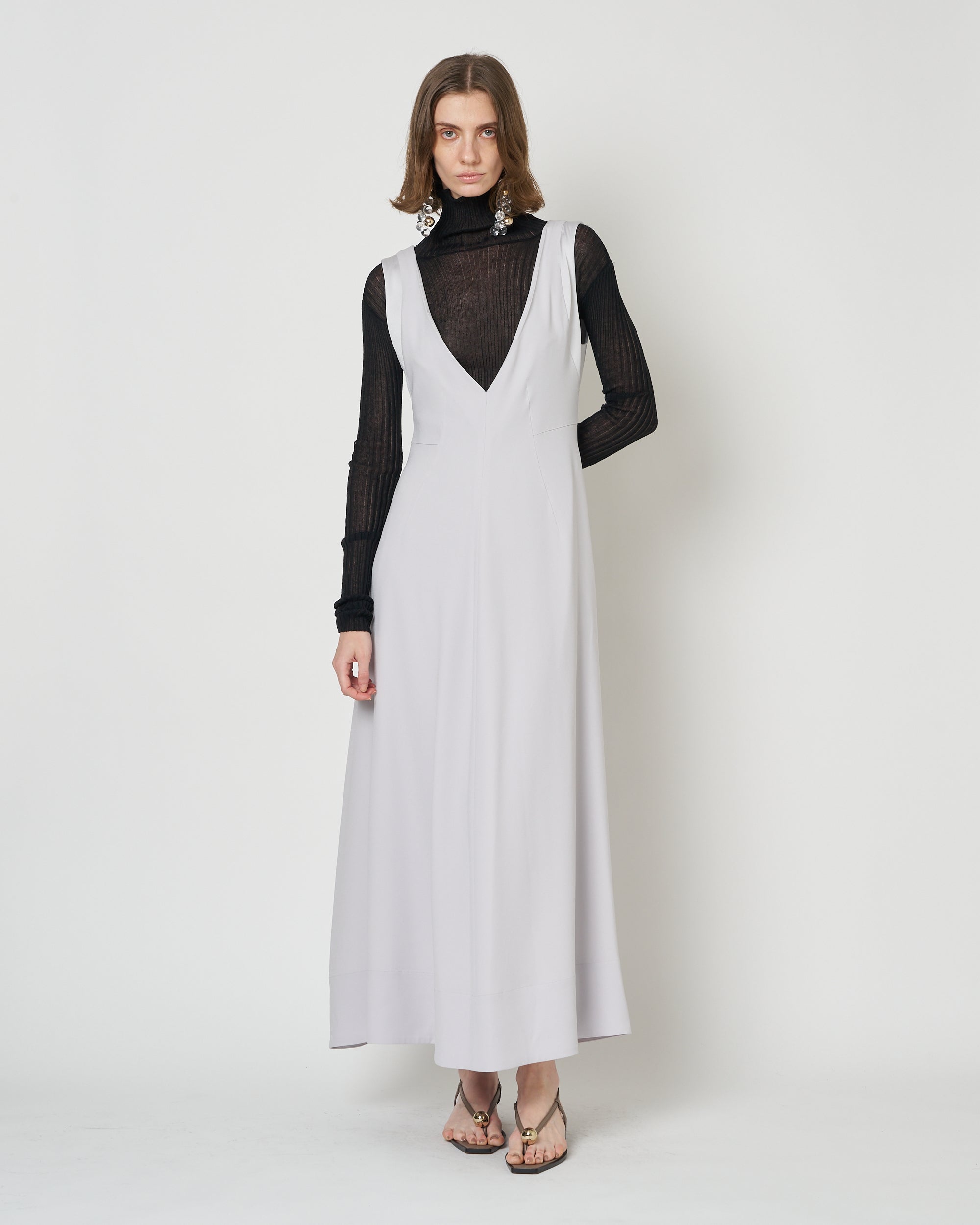 【PRE ORDER】NICOLE - V-NECK FLARED DRESS