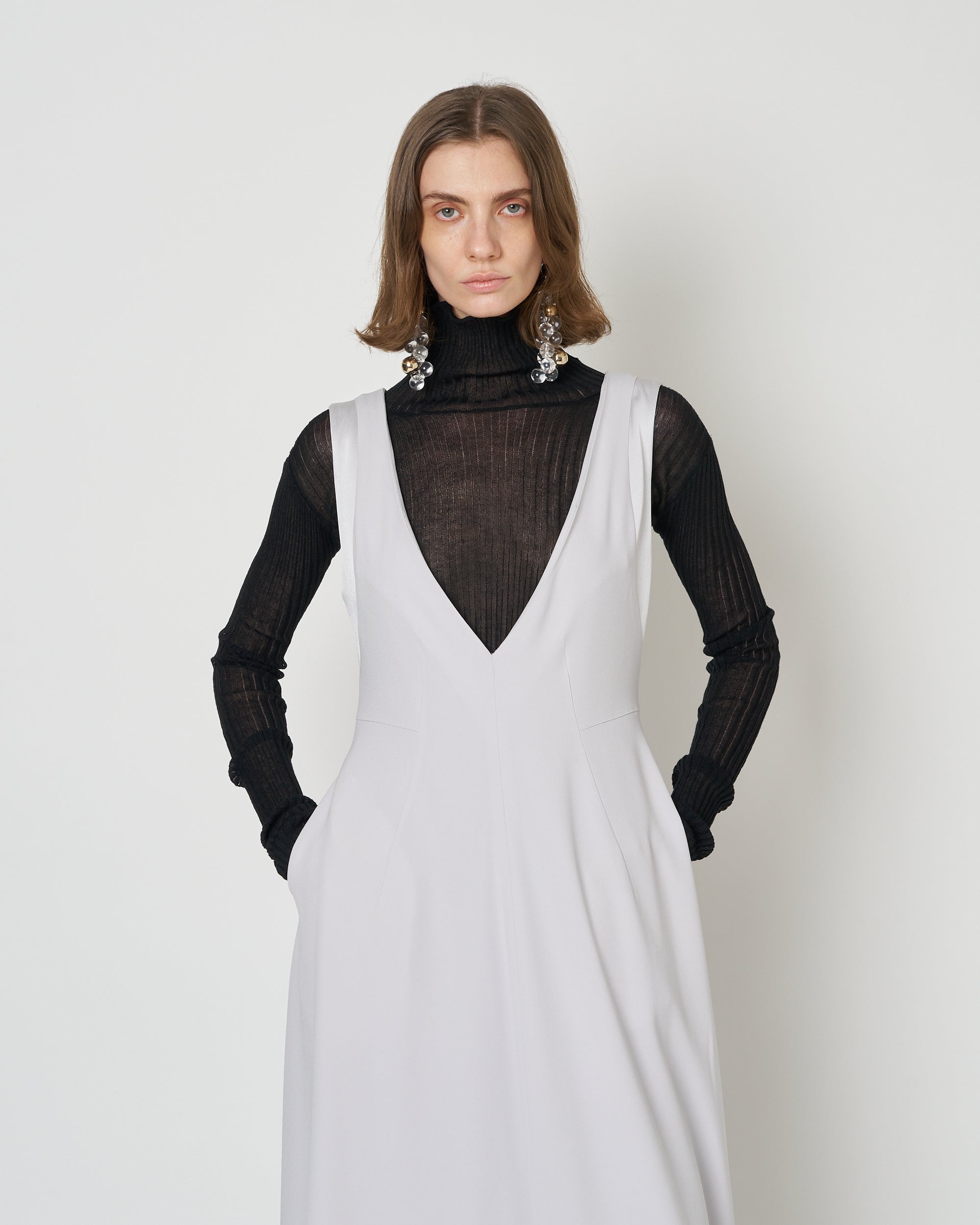 【PRE ORDER】NICOLE - V-NECK FLARED DRESS