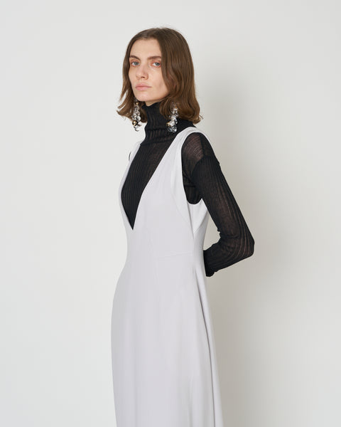 【PRE ORDER】NICOLE - V-NECK FLARED DRESS