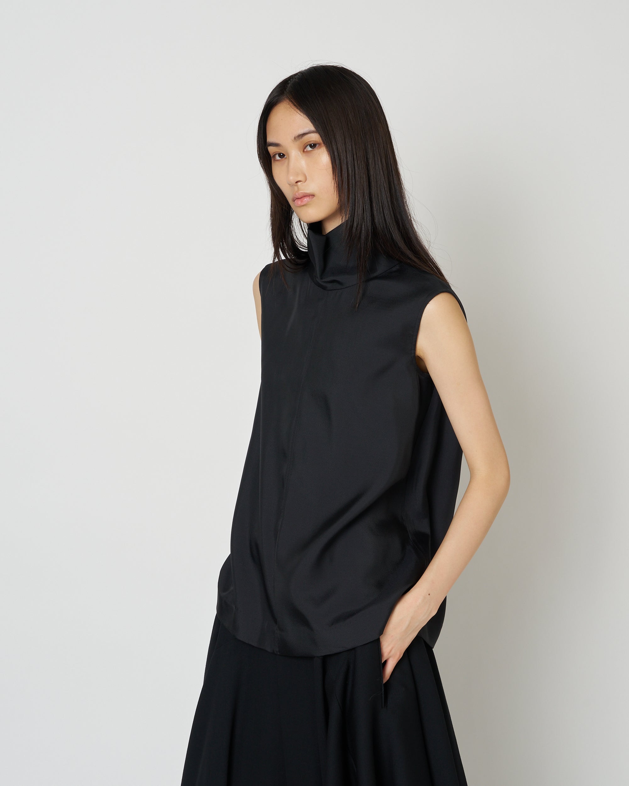 【PRE ORDER】NAOS - STAND COLLAR SILK NYLON TOP