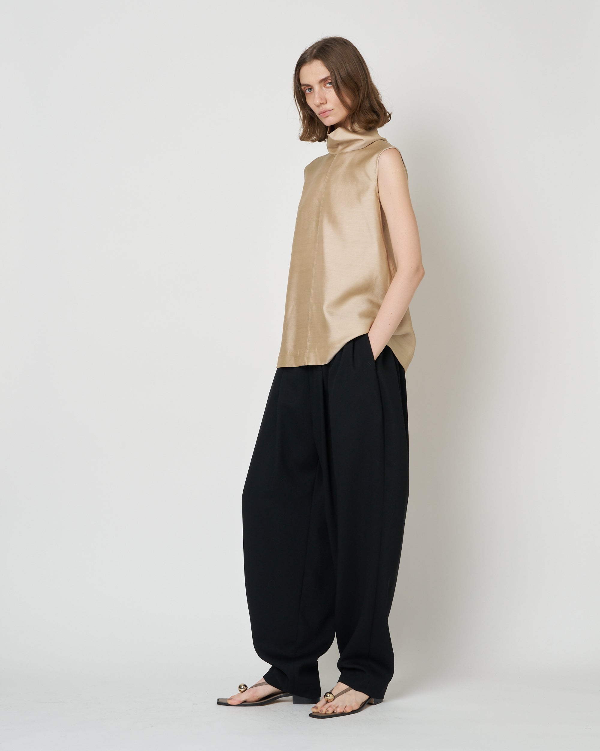 【PRE ORDER】NAOS - STAND COLLAR SILK NYLON TOP