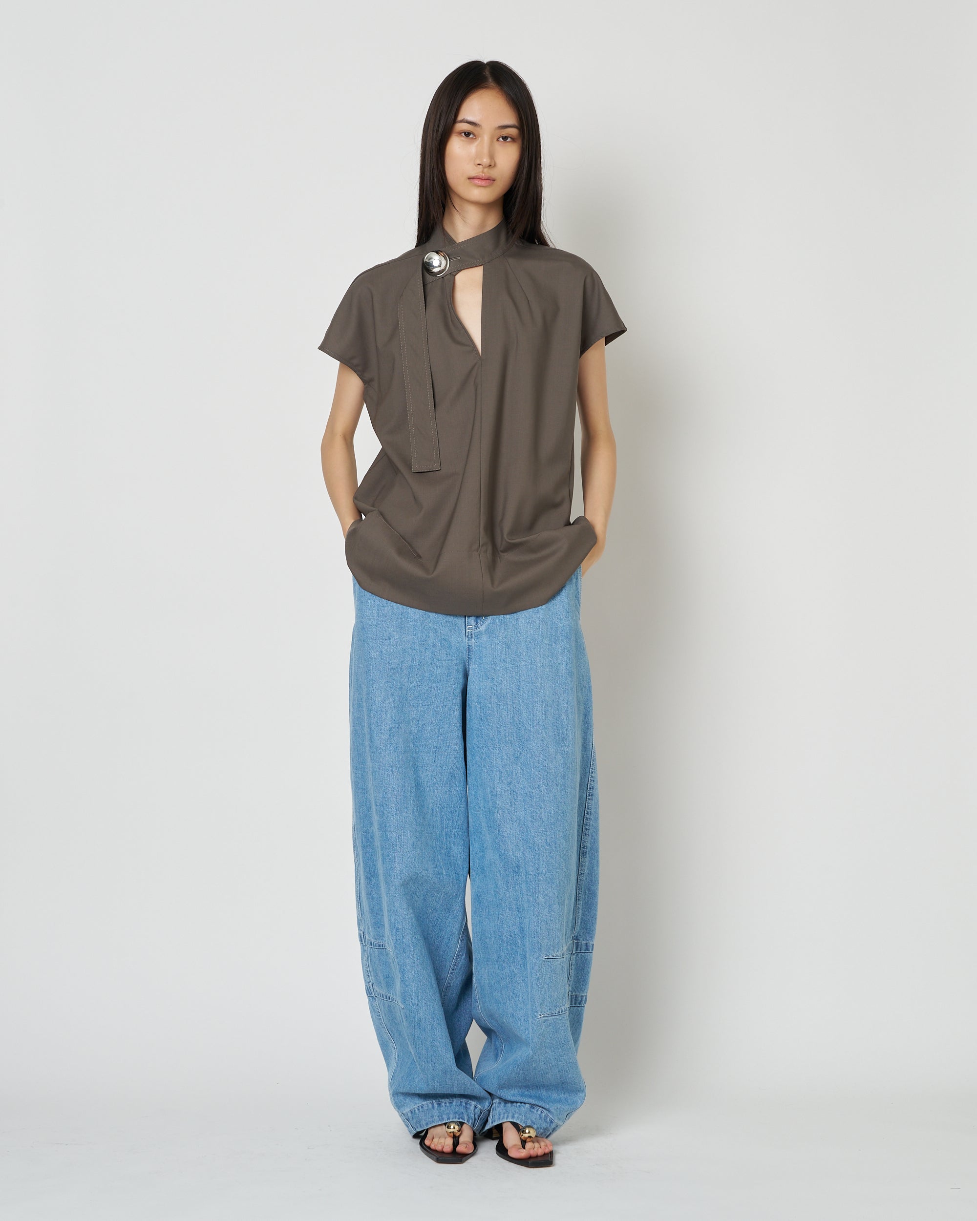 【PRE ORDER】HEPBURN SL - WOOL SLEEVELESS BUTTON TOP
