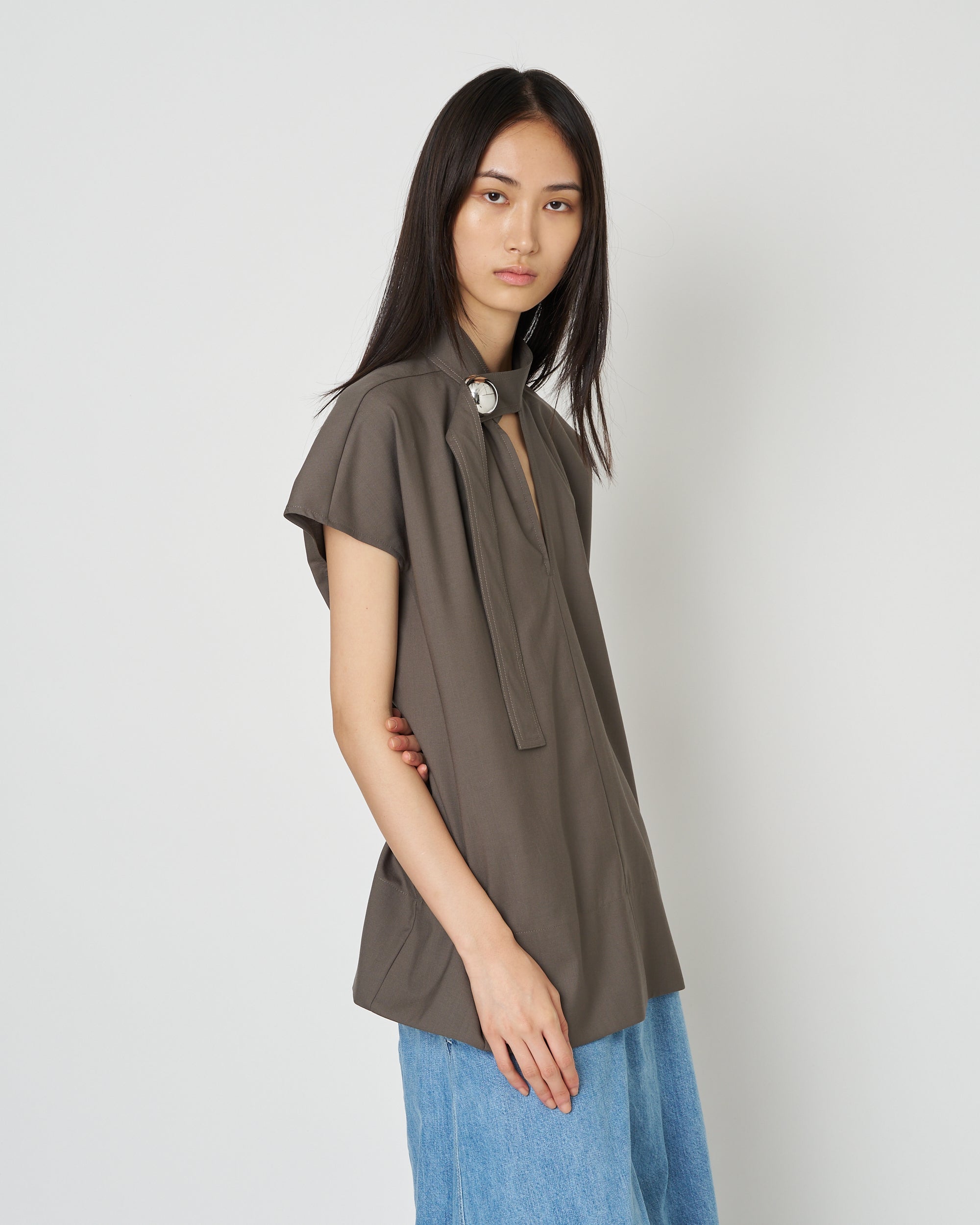 【PRE ORDER】HEPBURN SL - WOOL SLEEVELESS BUTTON TOP