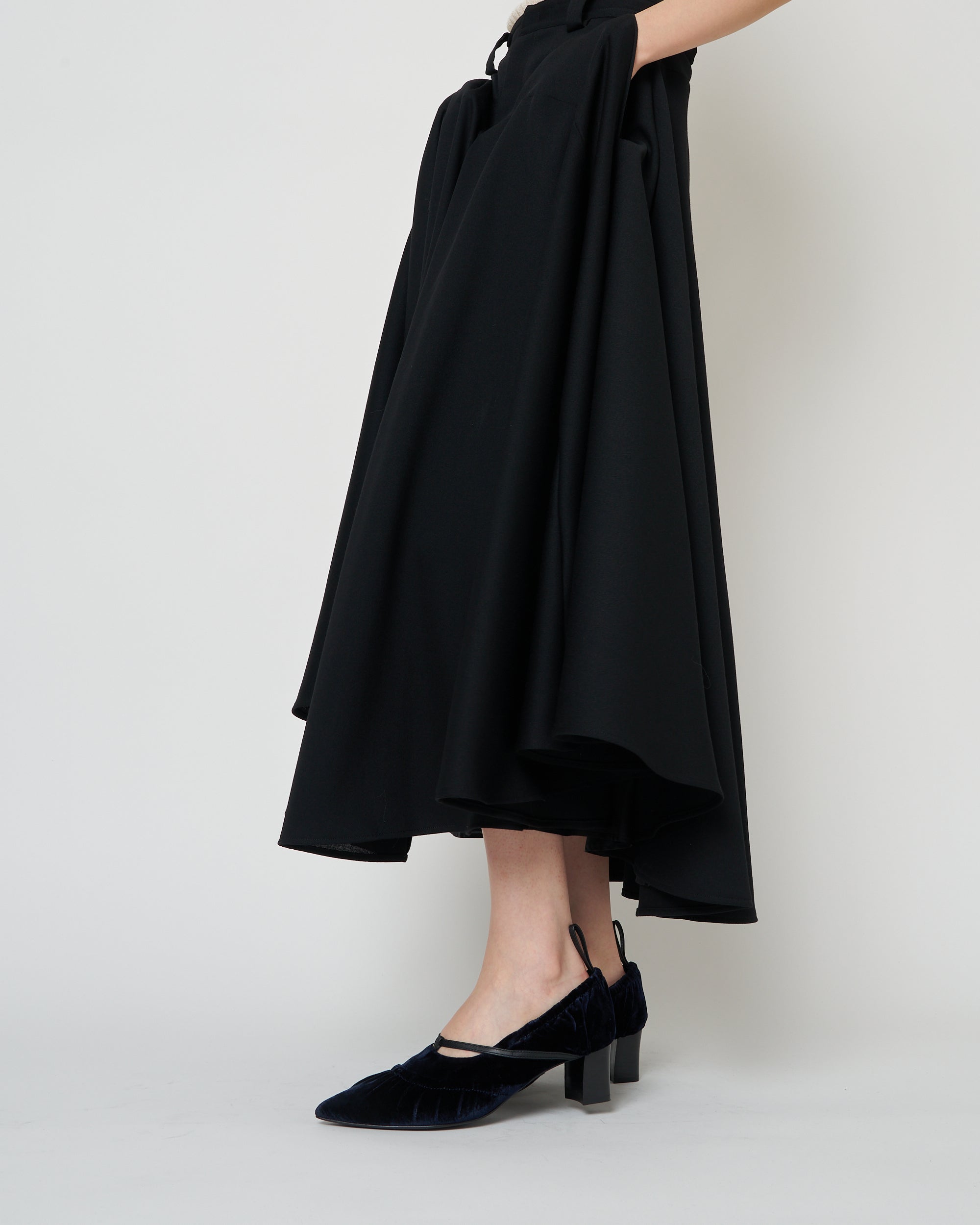 【PRE ORDER】NEXIS - POINTED TOE VELVET SHOES