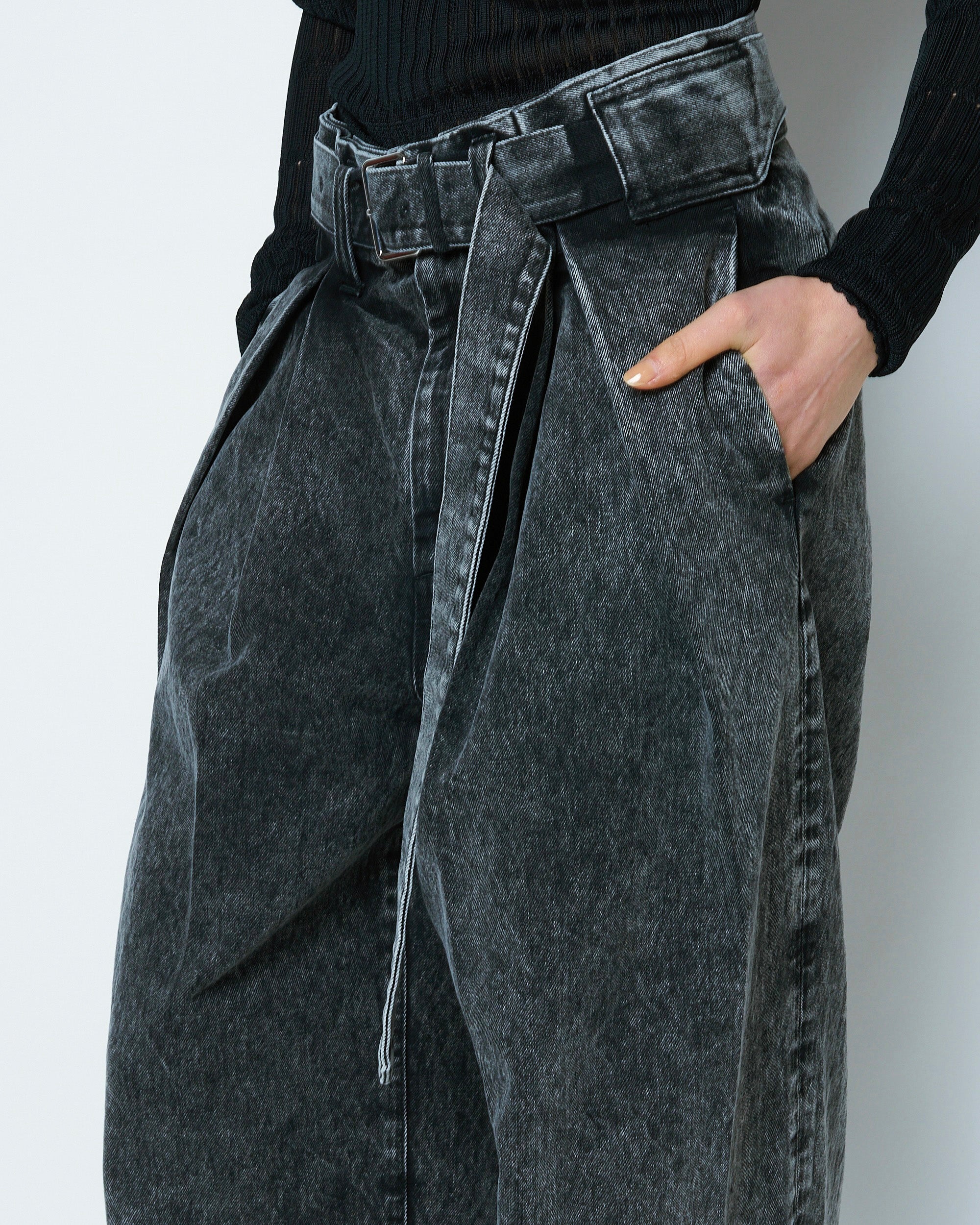【COMING SOON】ODETTE - DENIM BELTED PANTS