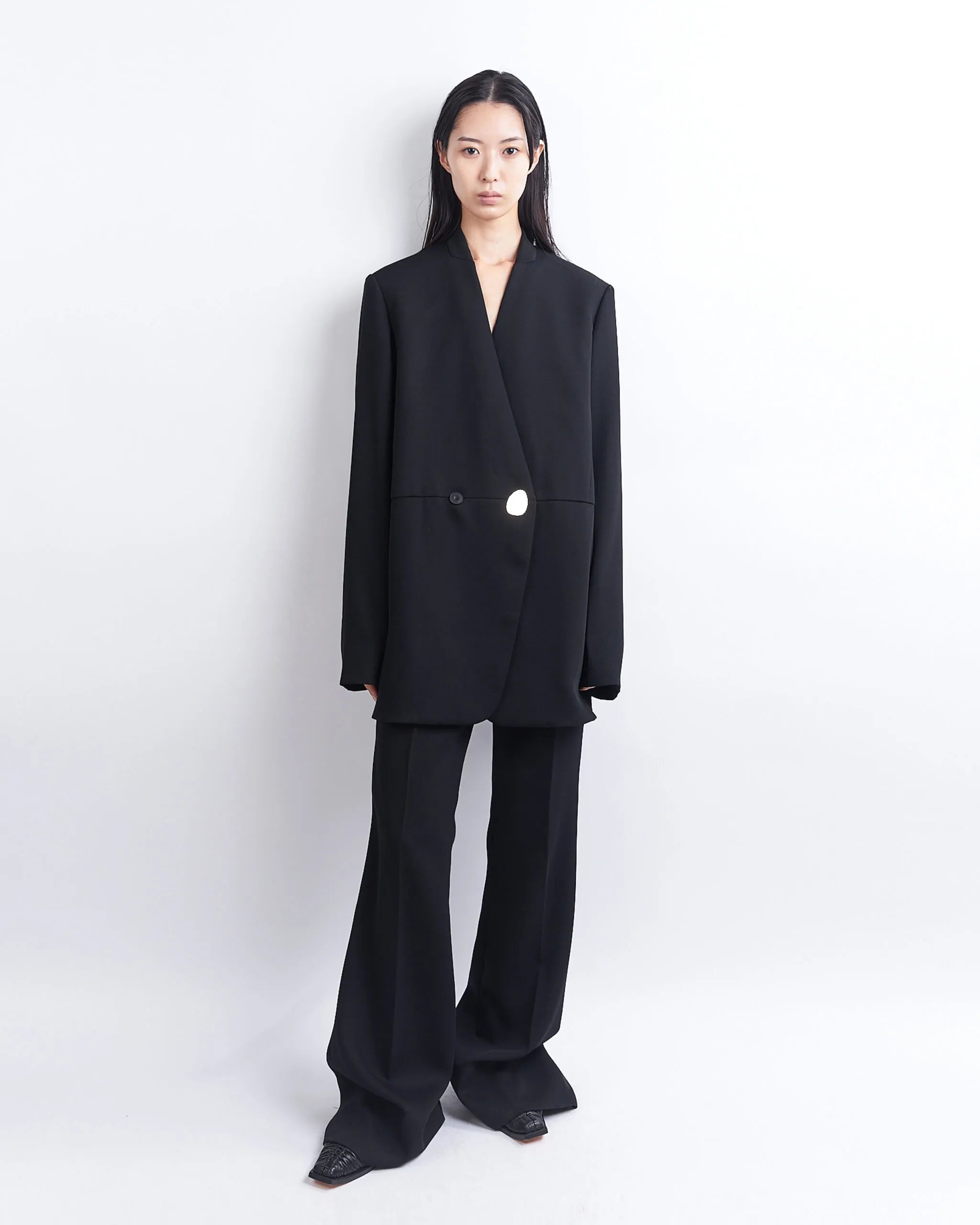 HARU -  COLLARLESS WOOL TAILORED BLAZER