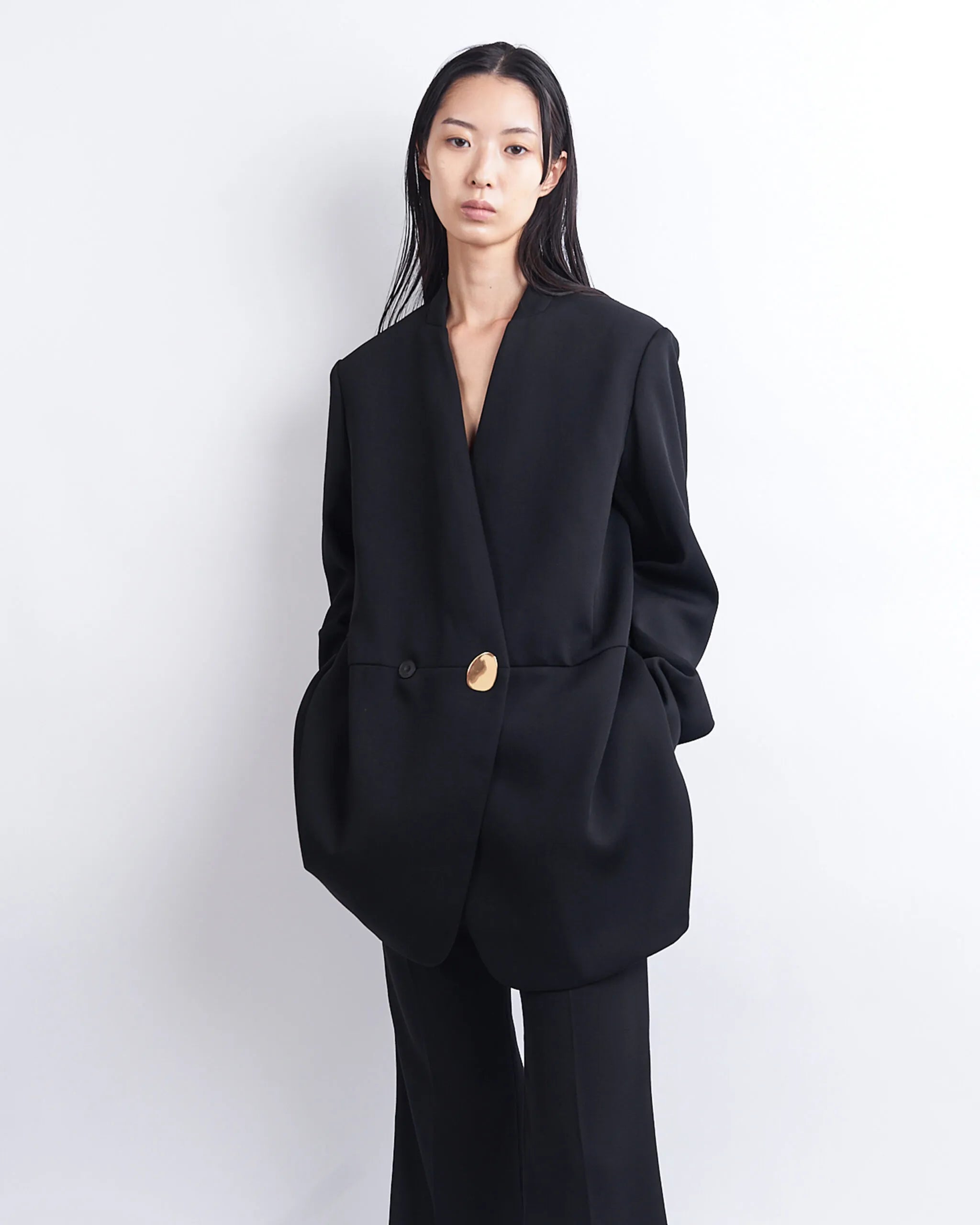 HARU -  COLLARLESS WOOL TAILORED BLAZER