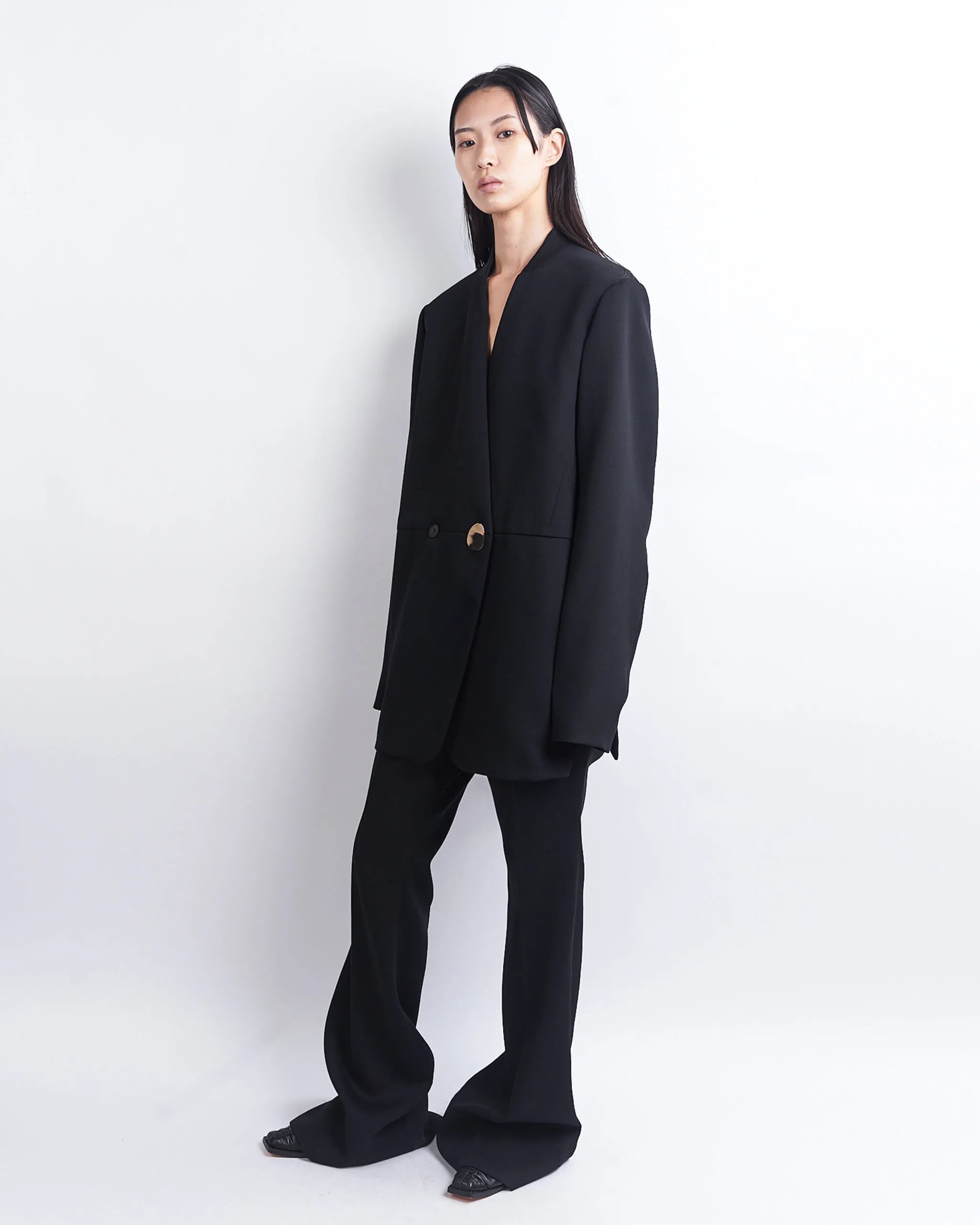 HARU -  COLLARLESS WOOL TAILORED BLAZER