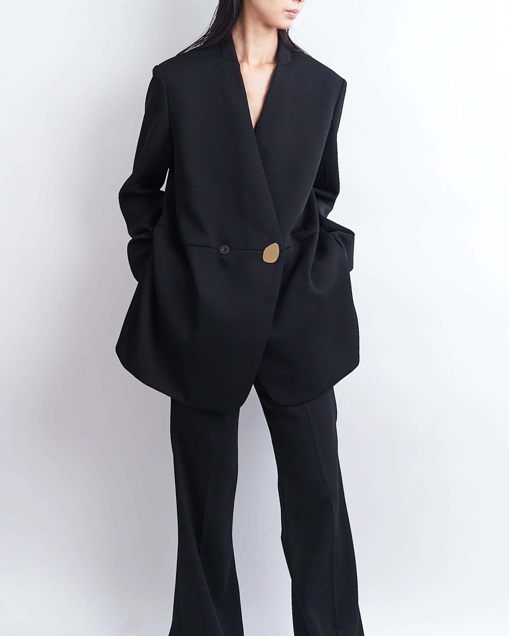 HARU -  COLLARLESS WOOL TAILORED BLAZER