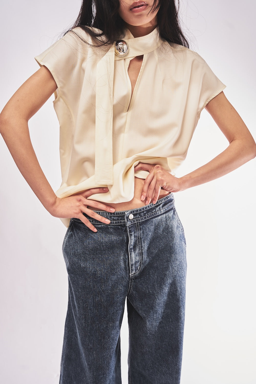 HEPBURN SL - WOOL SLEEVELESS BUTTON TOP