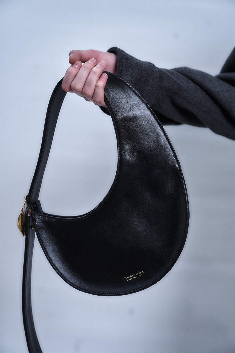 CONSTANTIN - LEATHER CIRCLE BAG