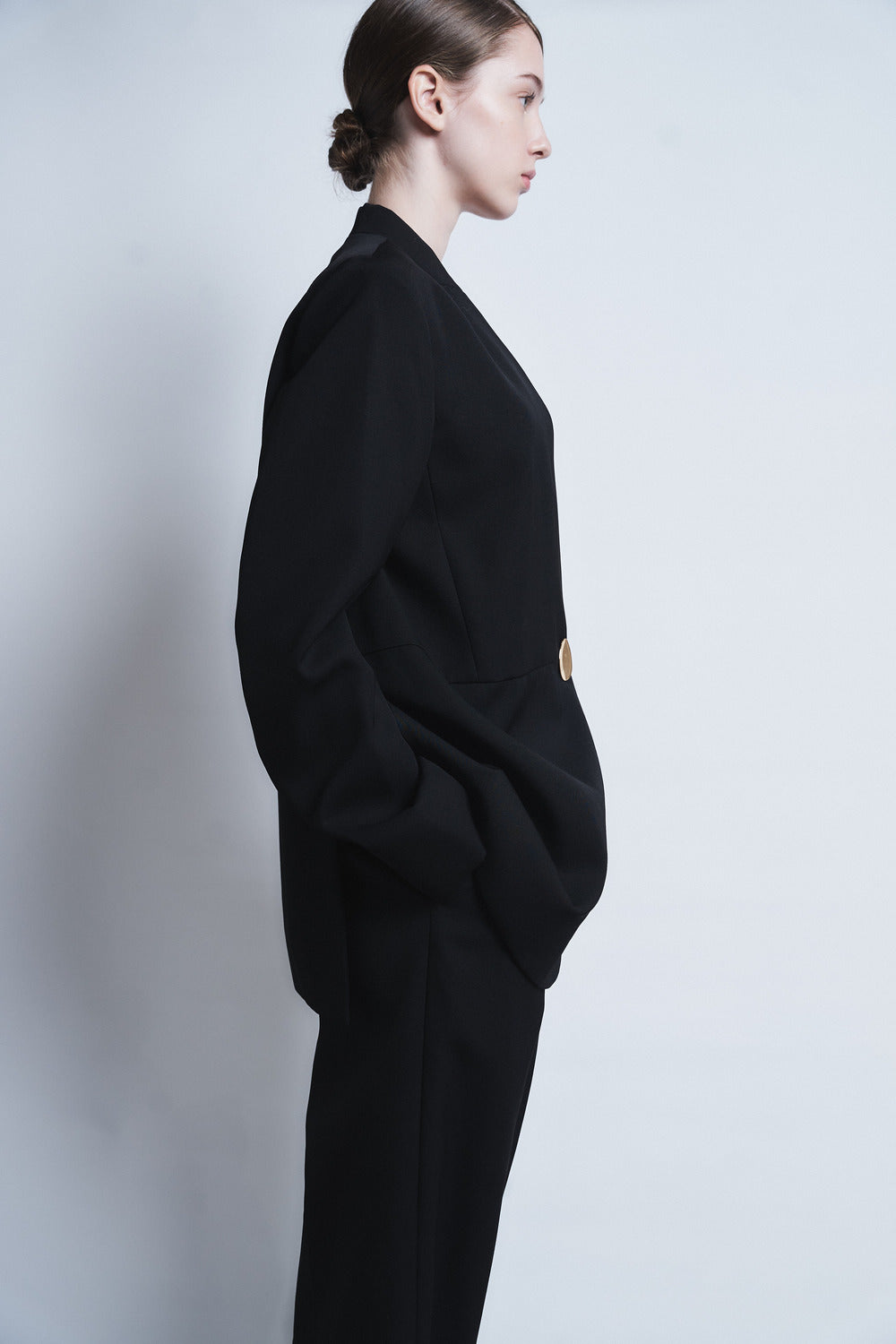 HARU -  COLLARLESS WOOL TAILORED BLAZER