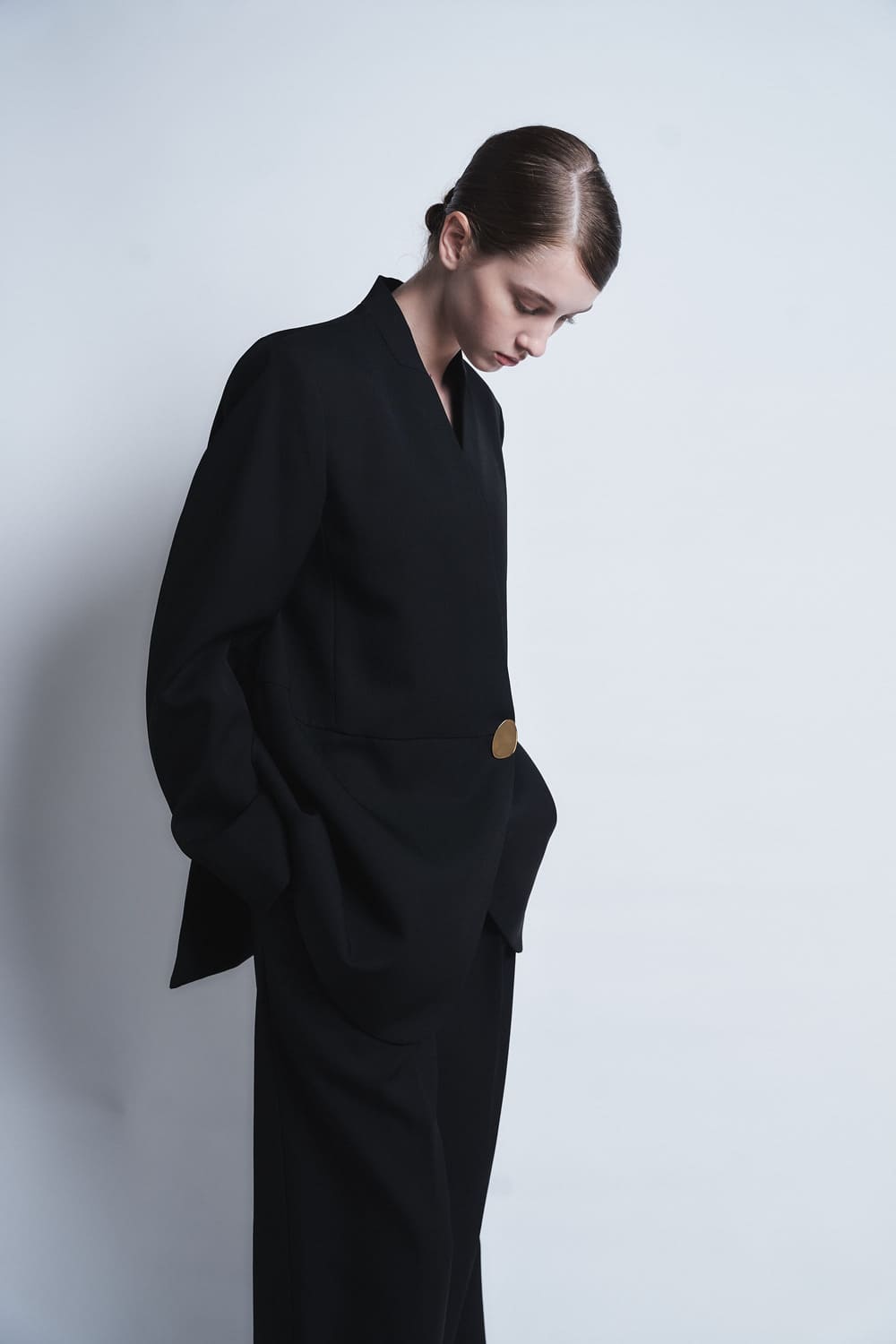 HARU -  COLLARLESS WOOL TAILORED BLAZER