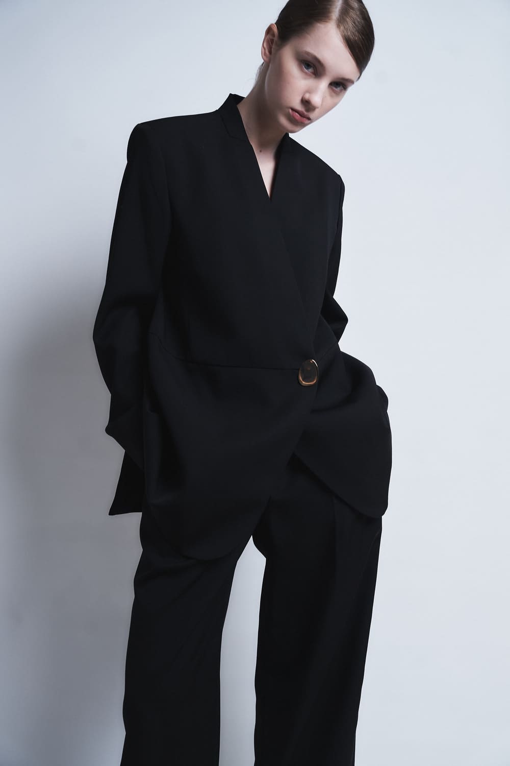 HARU -  COLLARLESS WOOL TAILORED BLAZER