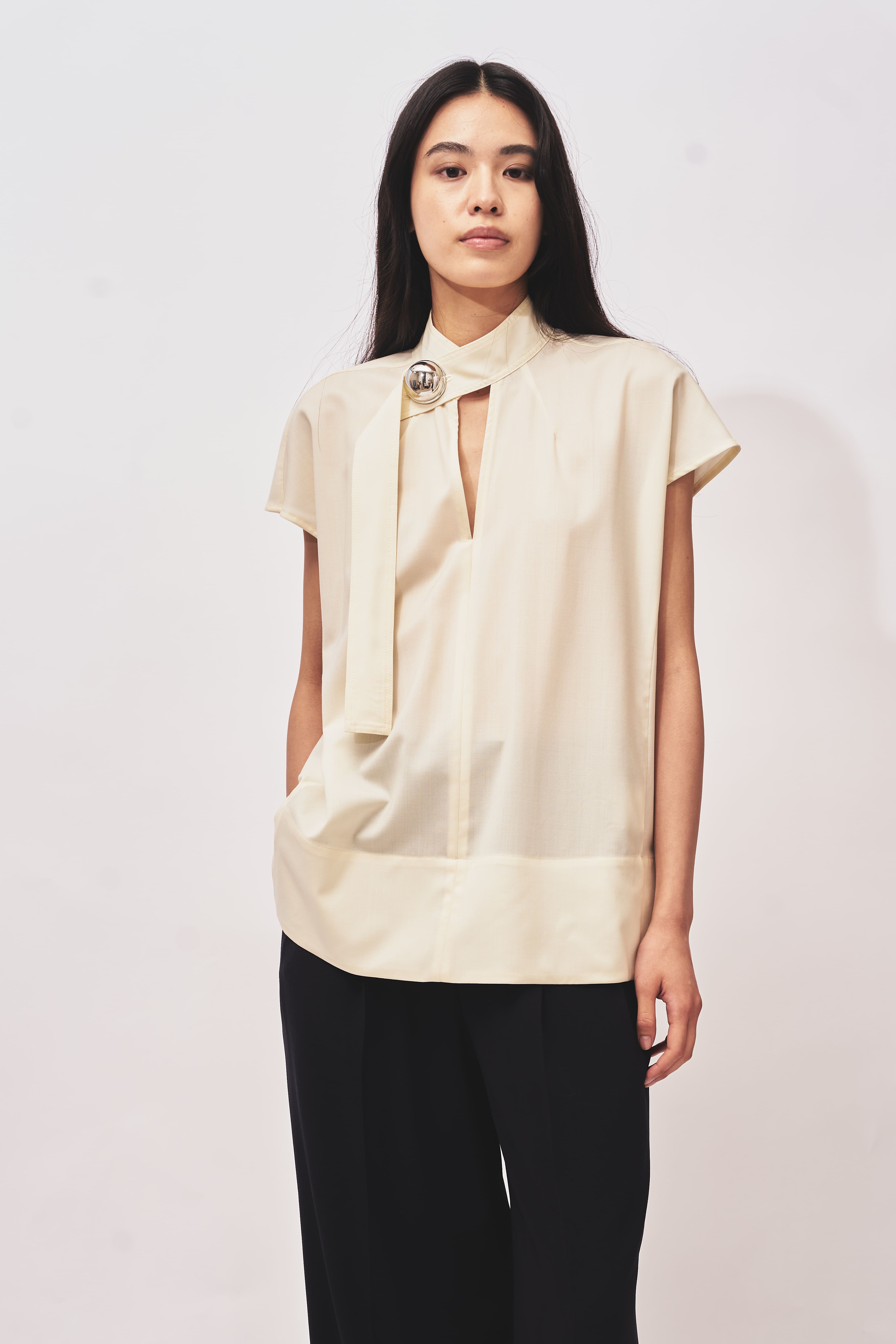 HEPBURN SL - WOOL SLEEVELESS BUTTON TOP