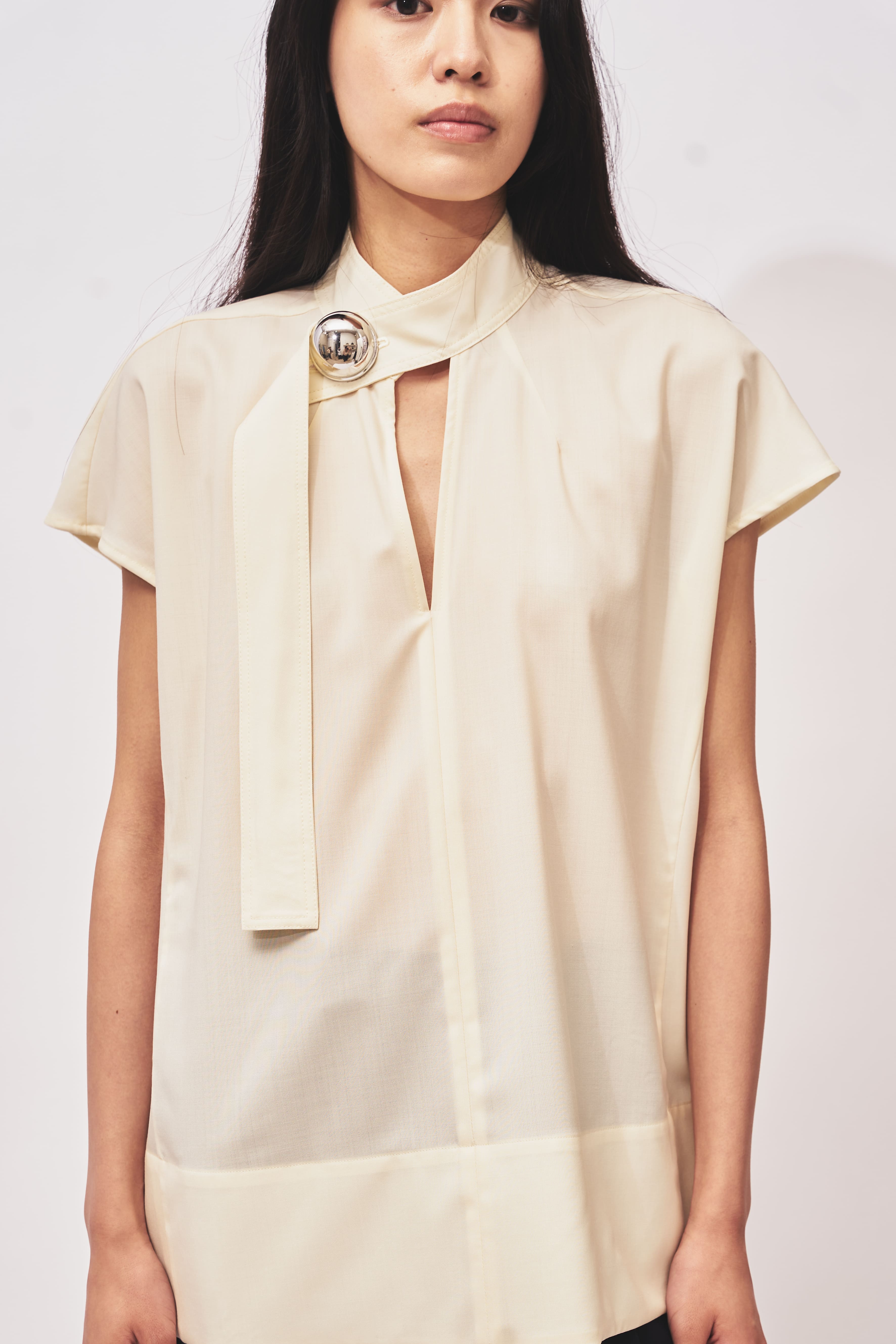 HEPBURN SL - WOOL SLEEVELESS BUTTON TOP