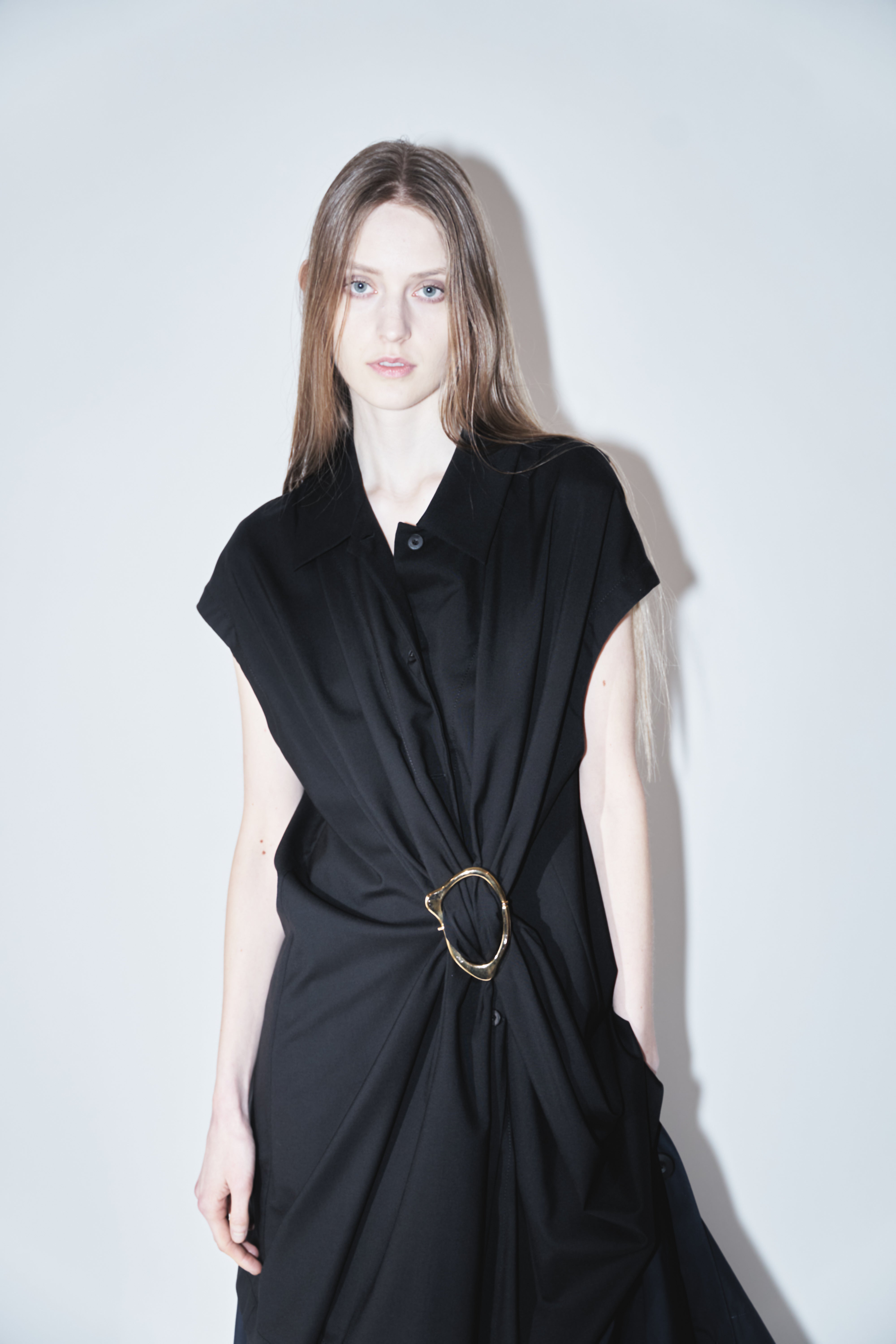 NOA - WOOL GATHERED TOP WITH BUCKLE