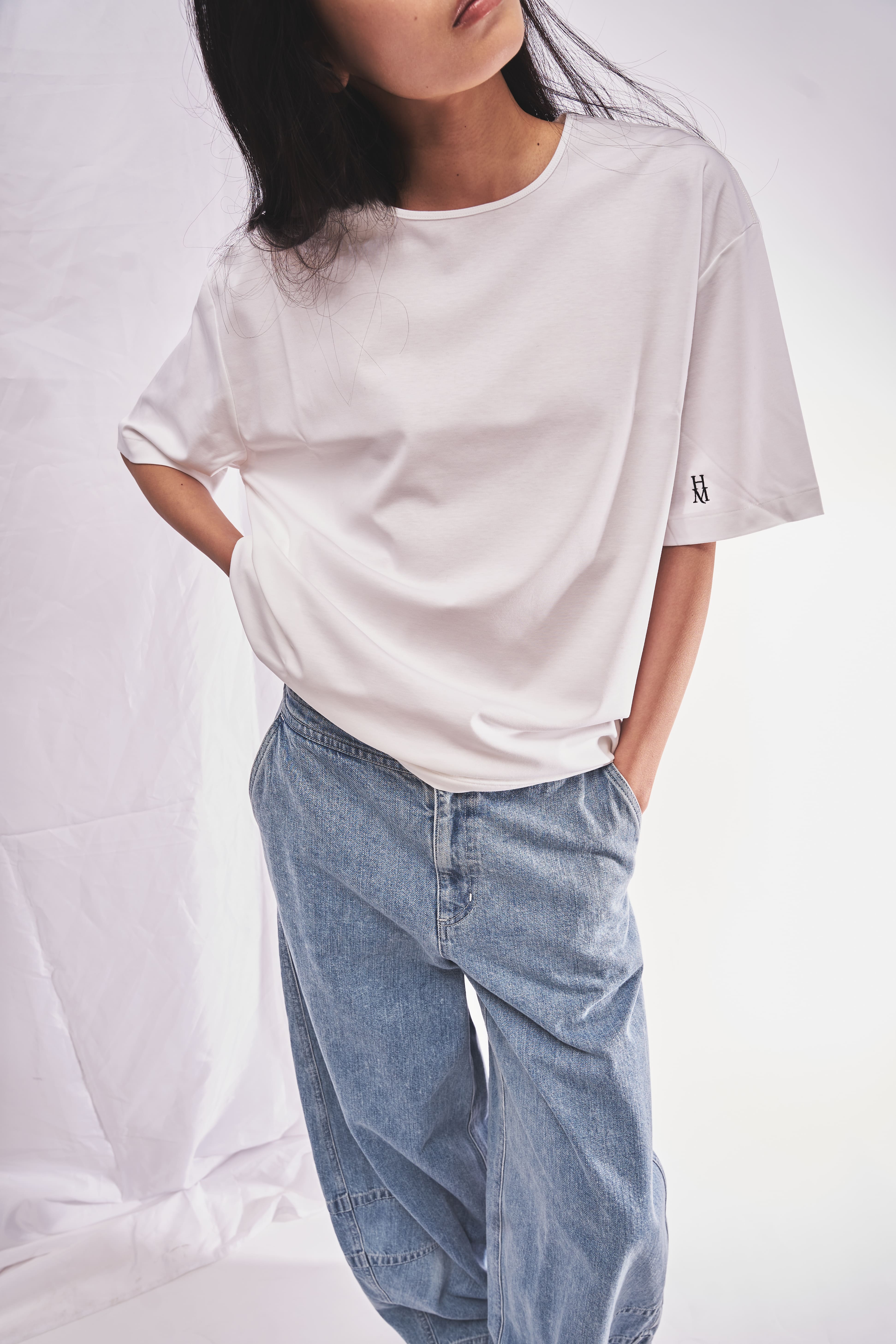 JUNEVE - LOOSE FIT HM LOGO T-SHIRT