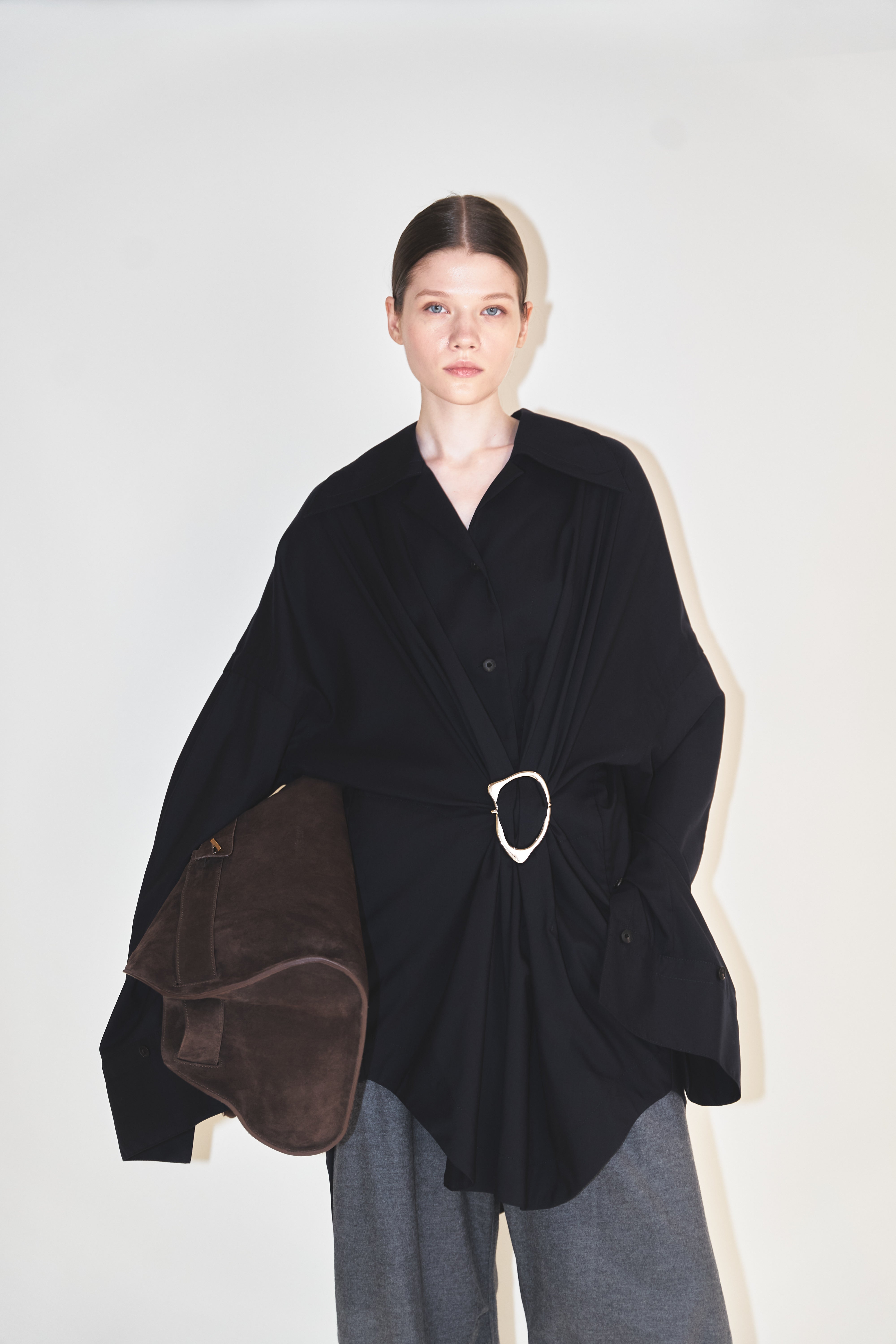 【COMING SOON】PIADA -SUEDE LEATHER BELTED BOSTON