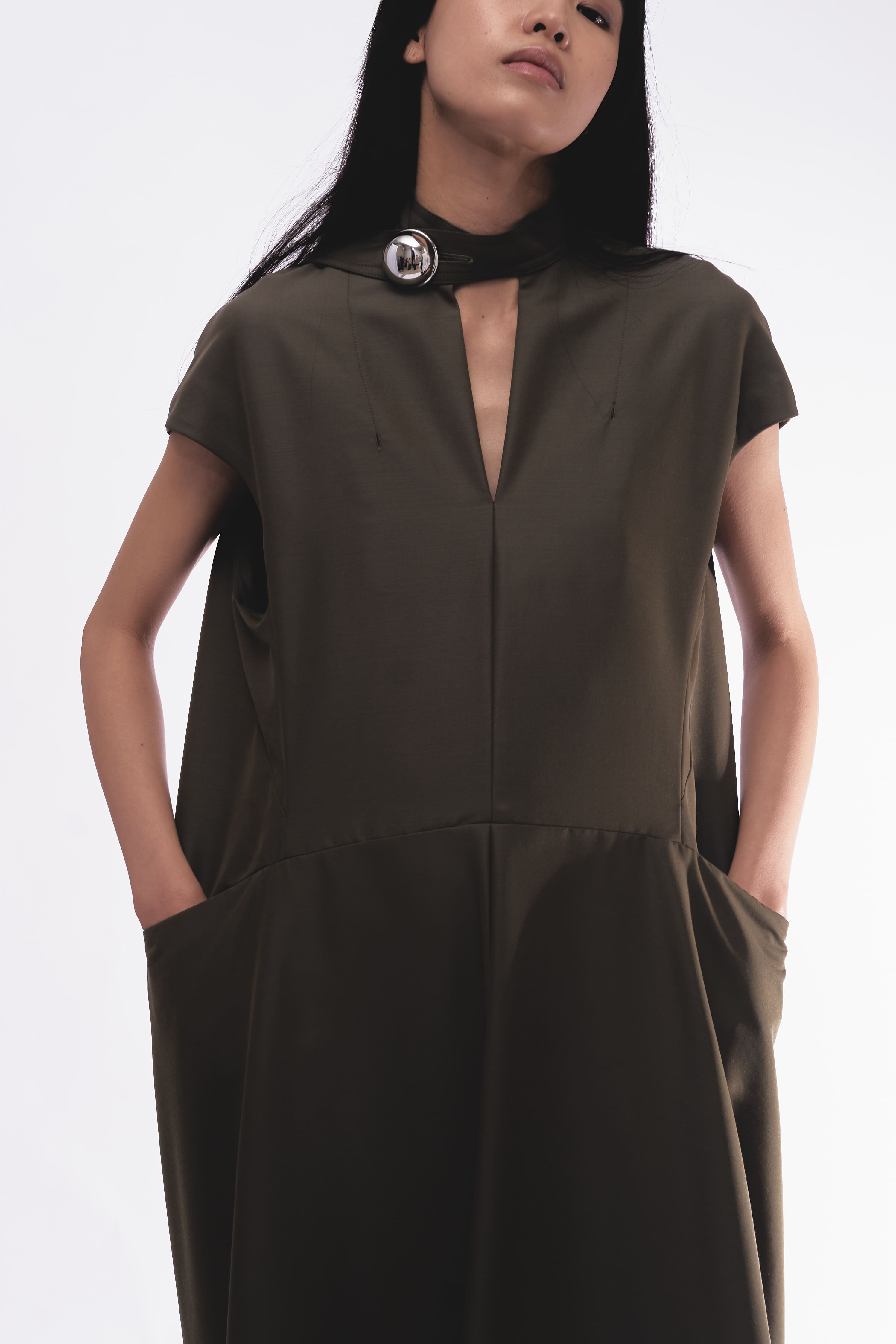 LAURA - ROUND SHAPE SLEEVELESS DRESS