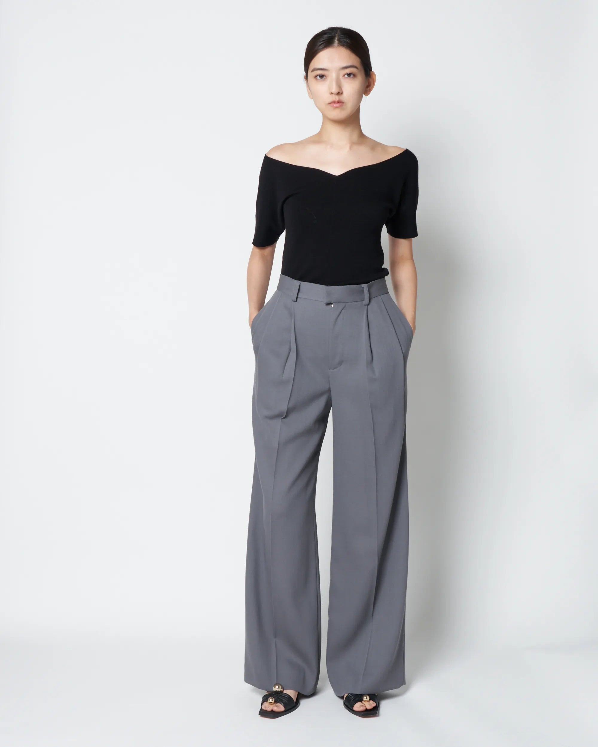 【PRE ORDER】ISPARTA - WIDE SILHOUETTE WOOL TUCKED TROUSERS