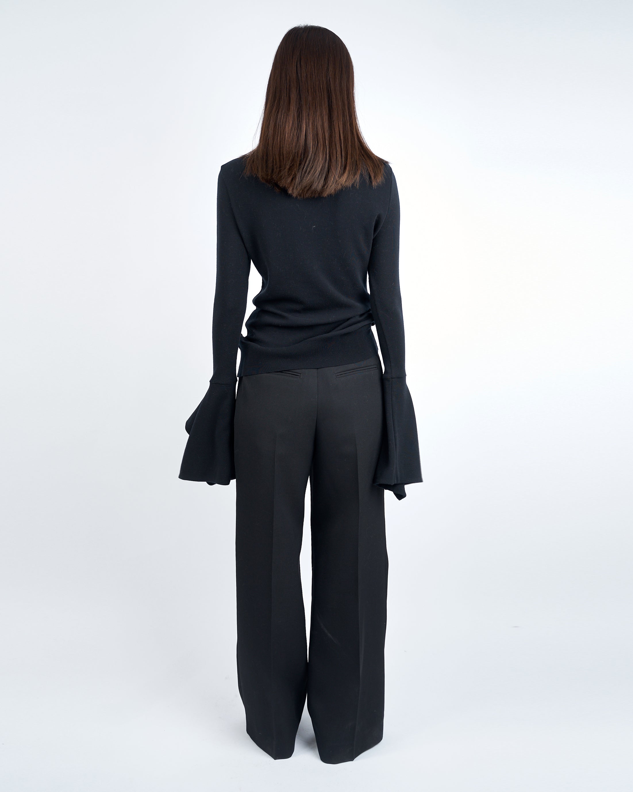 IZU - DRAPE CUFFS SMOOTH KNIT TOP