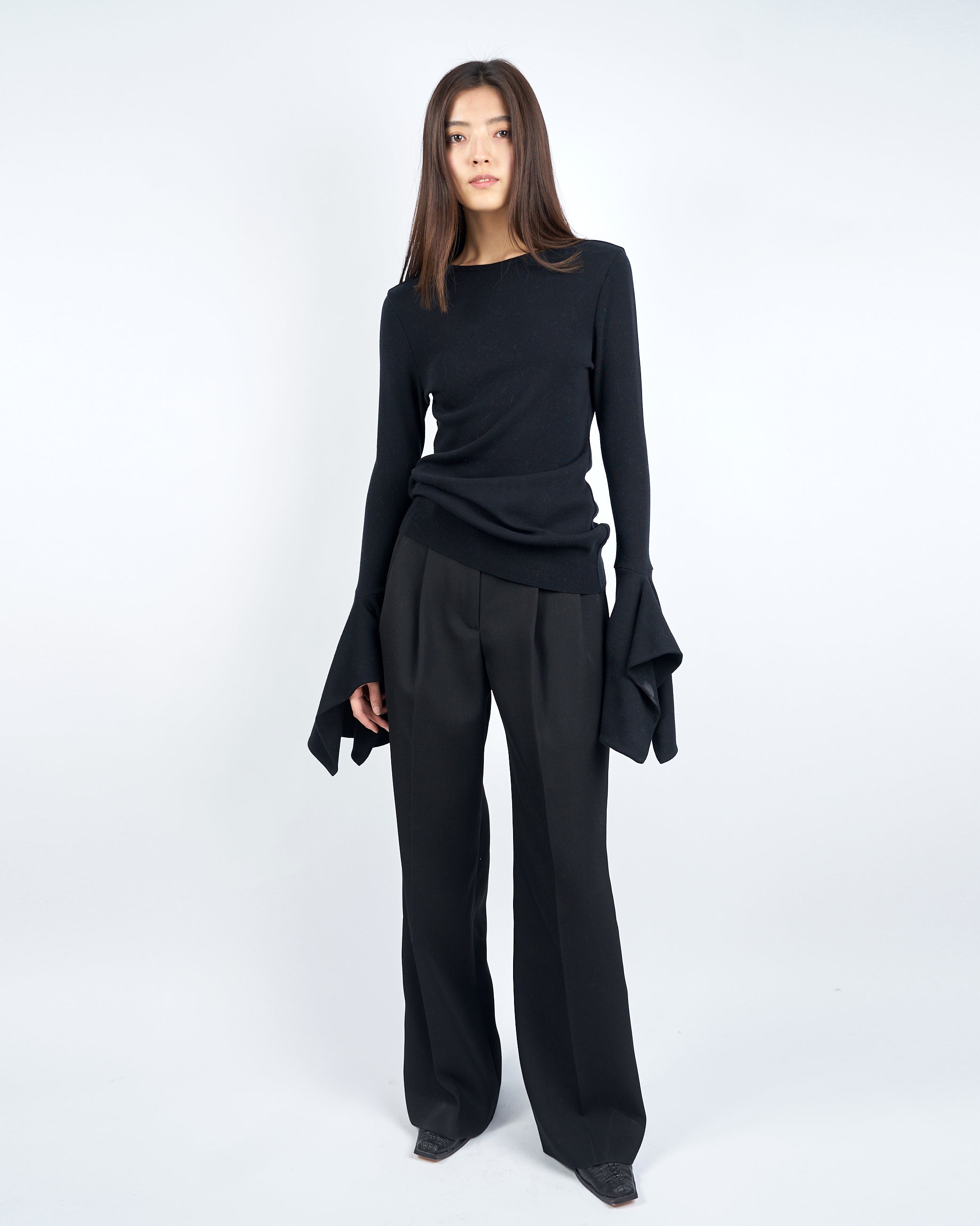 IZU - DRAPE CUFFS SMOOTH KNIT TOP