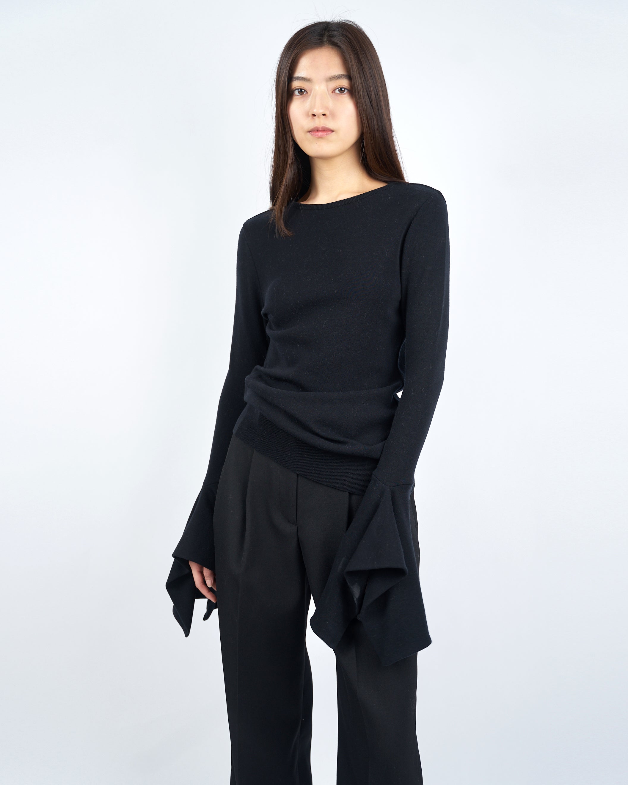 IZU - DRAPE CUFFS SMOOTH KNIT TOP