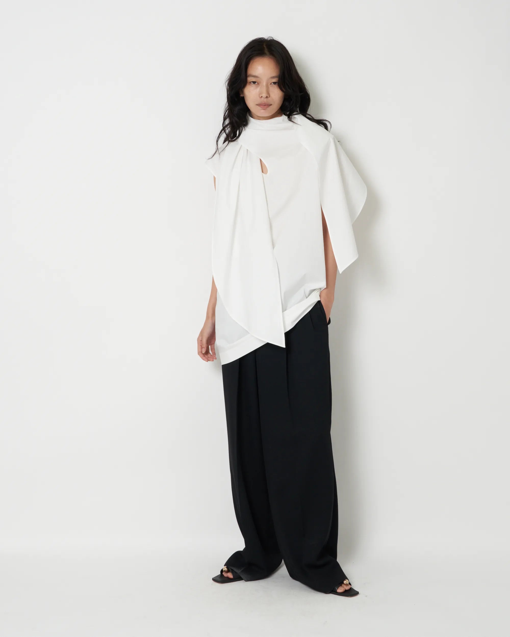 JAMBI - COTTON POPLIN SCARF NECK TOP