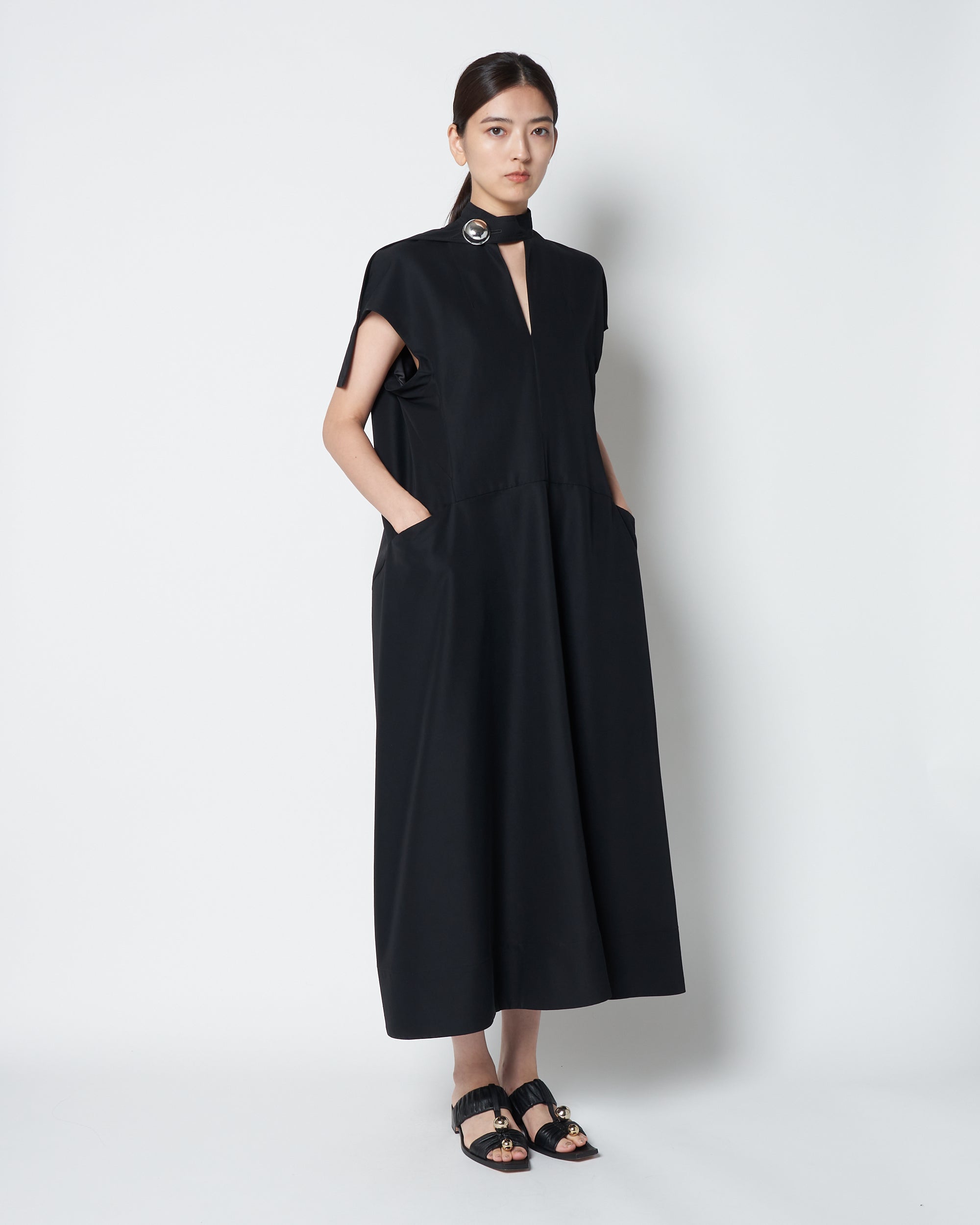 【PRE ORDER】LAURA - ROUND SHAPE SLEEVELESS DRESS