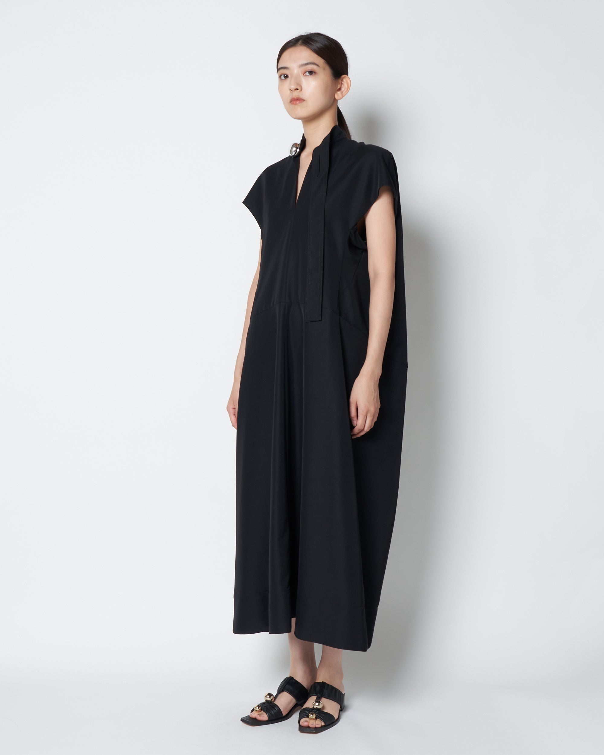 【PRE ORDER】LAURA - ROUND SHAPE SLEEVELESS DRESS