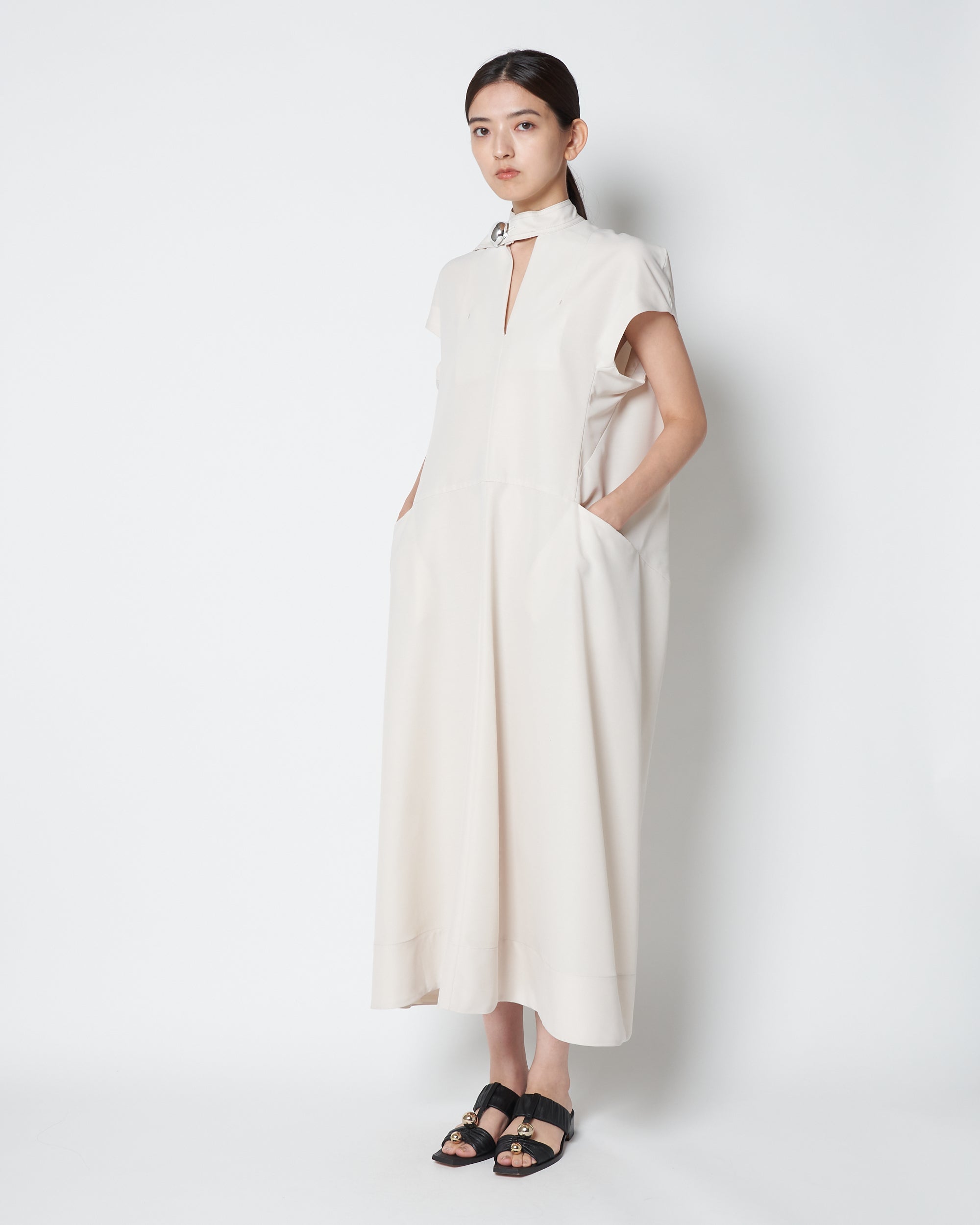 【PRE ORDER】LAURA - ROUND SHAPE SLEEVELESS DRESS