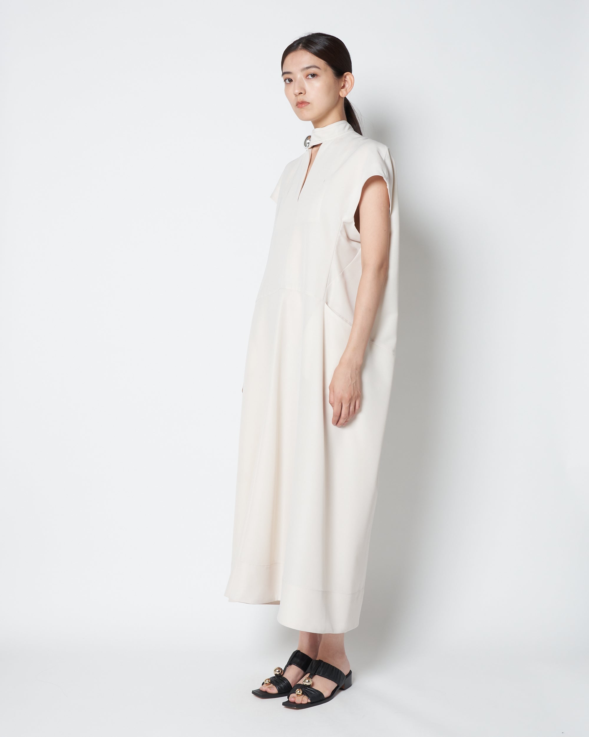 【PRE ORDER】LAURA - ROUND SHAPE SLEEVELESS DRESS