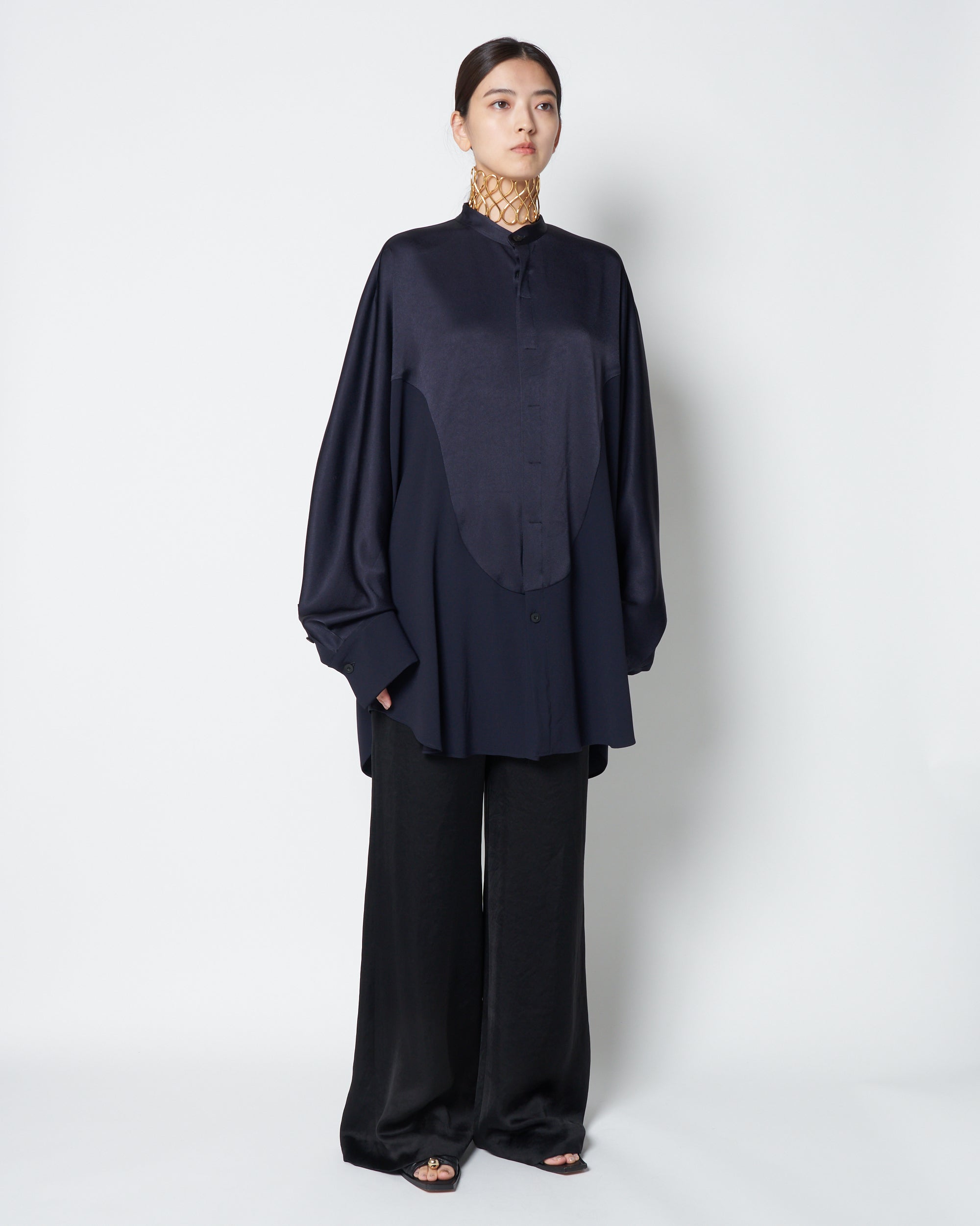 【PRE ORDER】LINDA - BACK SATIN PANELED SHIRT