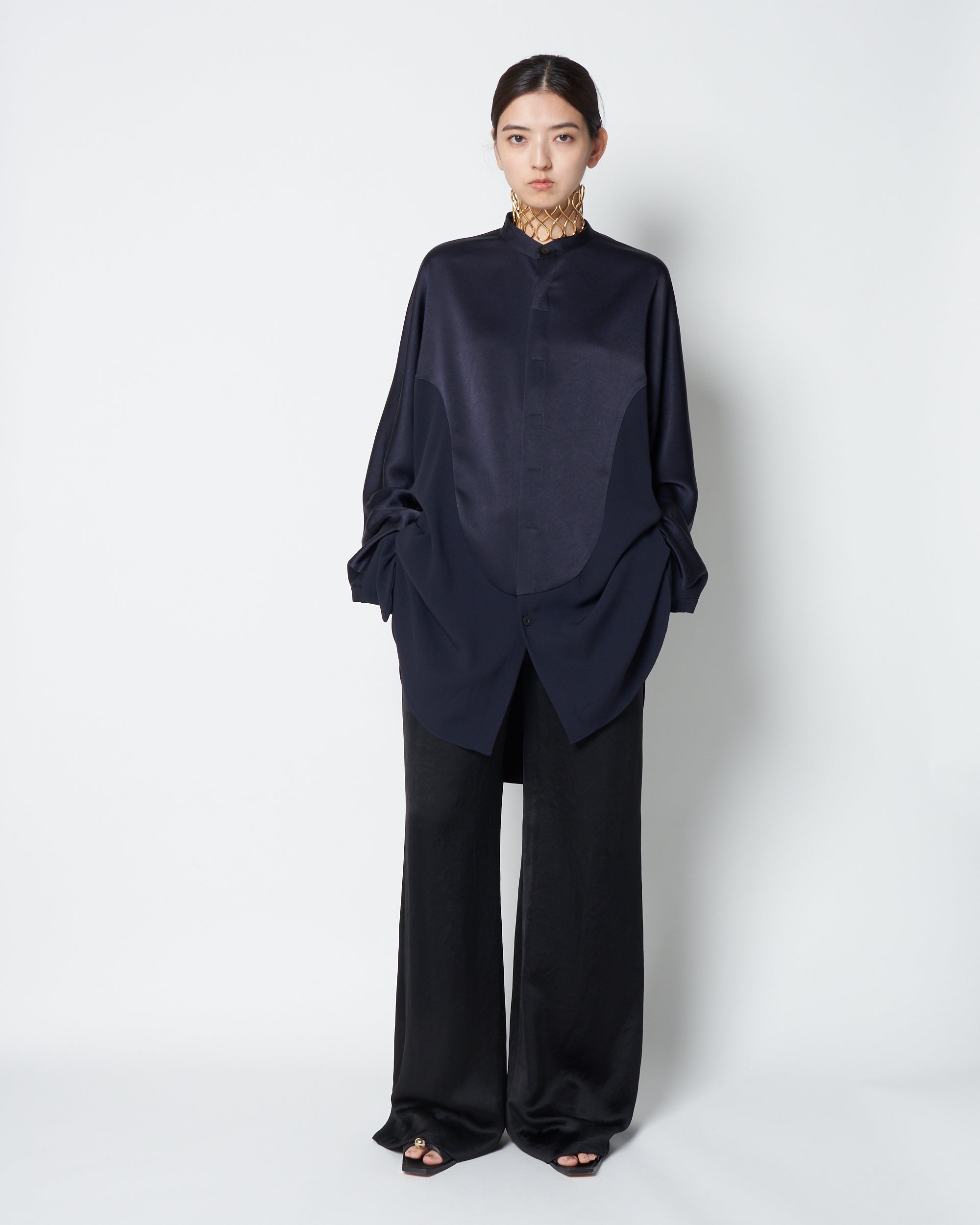 【PRE ORDER】LINDA - BACK SATIN PANELED SHIRT