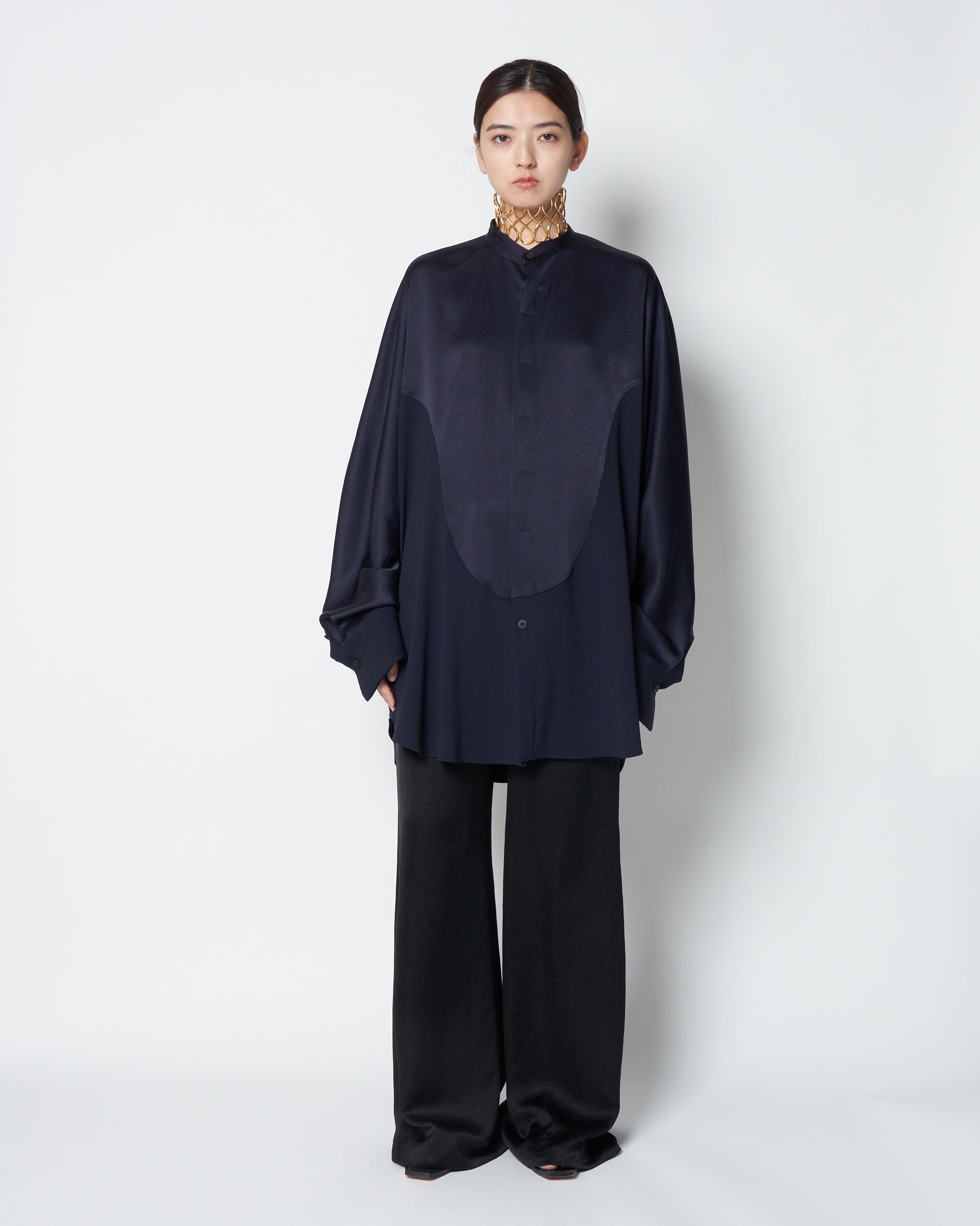 【PRE ORDER】LINDA - BACK SATIN PANELED SHIRT