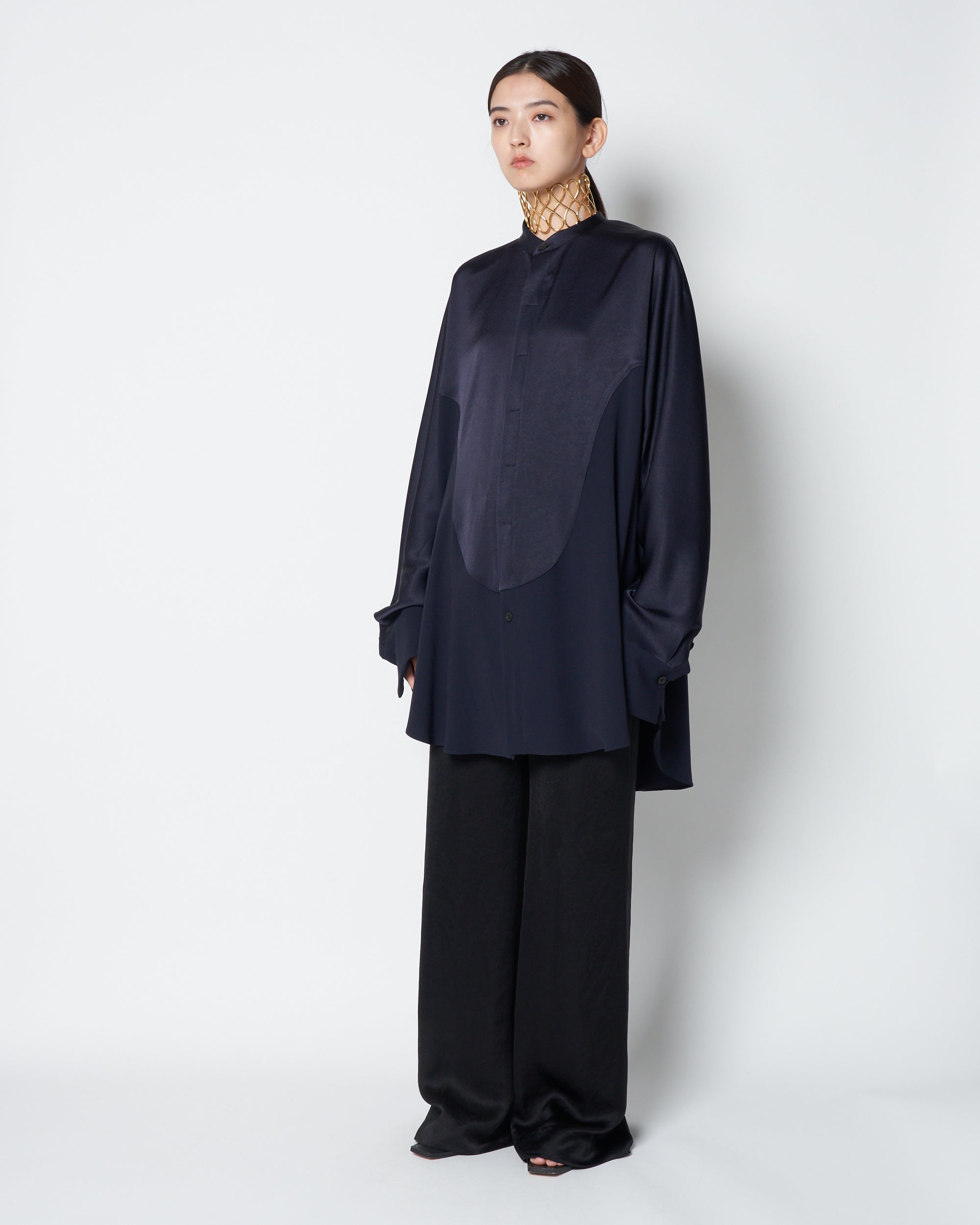 【PRE ORDER】LINDA - BACK SATIN PANELED SHIRT