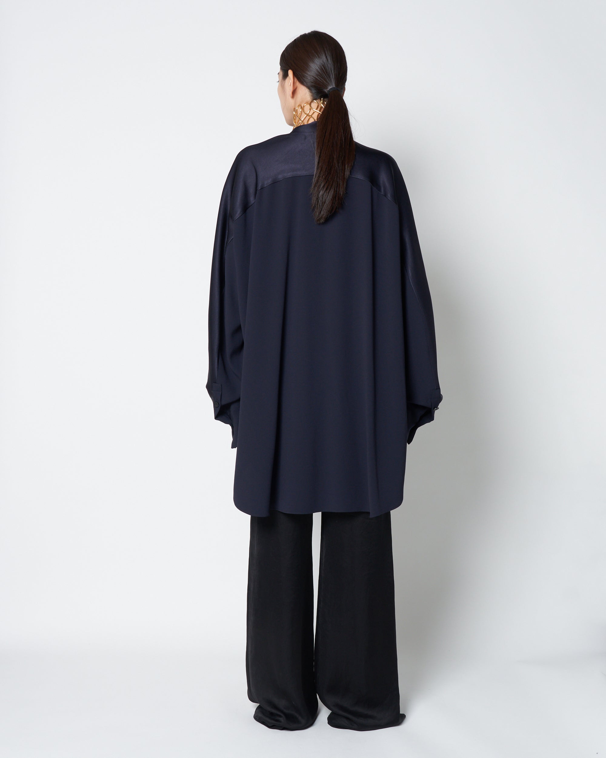 【PRE ORDER】LINDA - BACK SATIN PANELED SHIRT